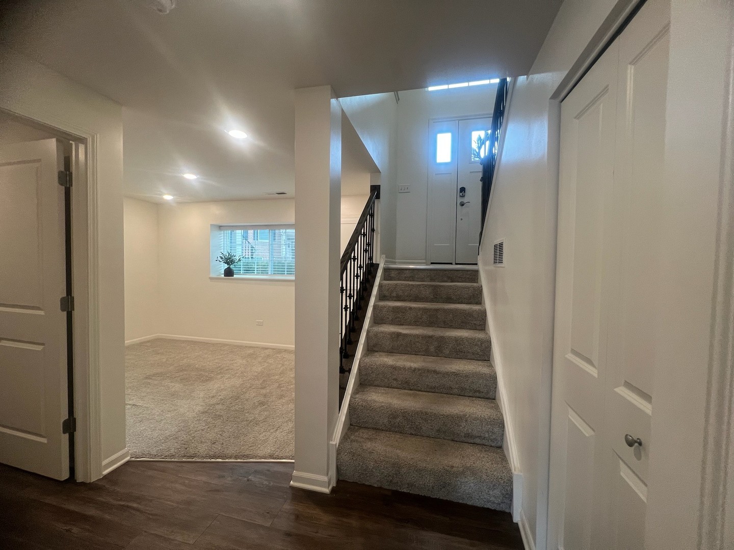 285 Lakeshore Drive, Oswego, IL 60543