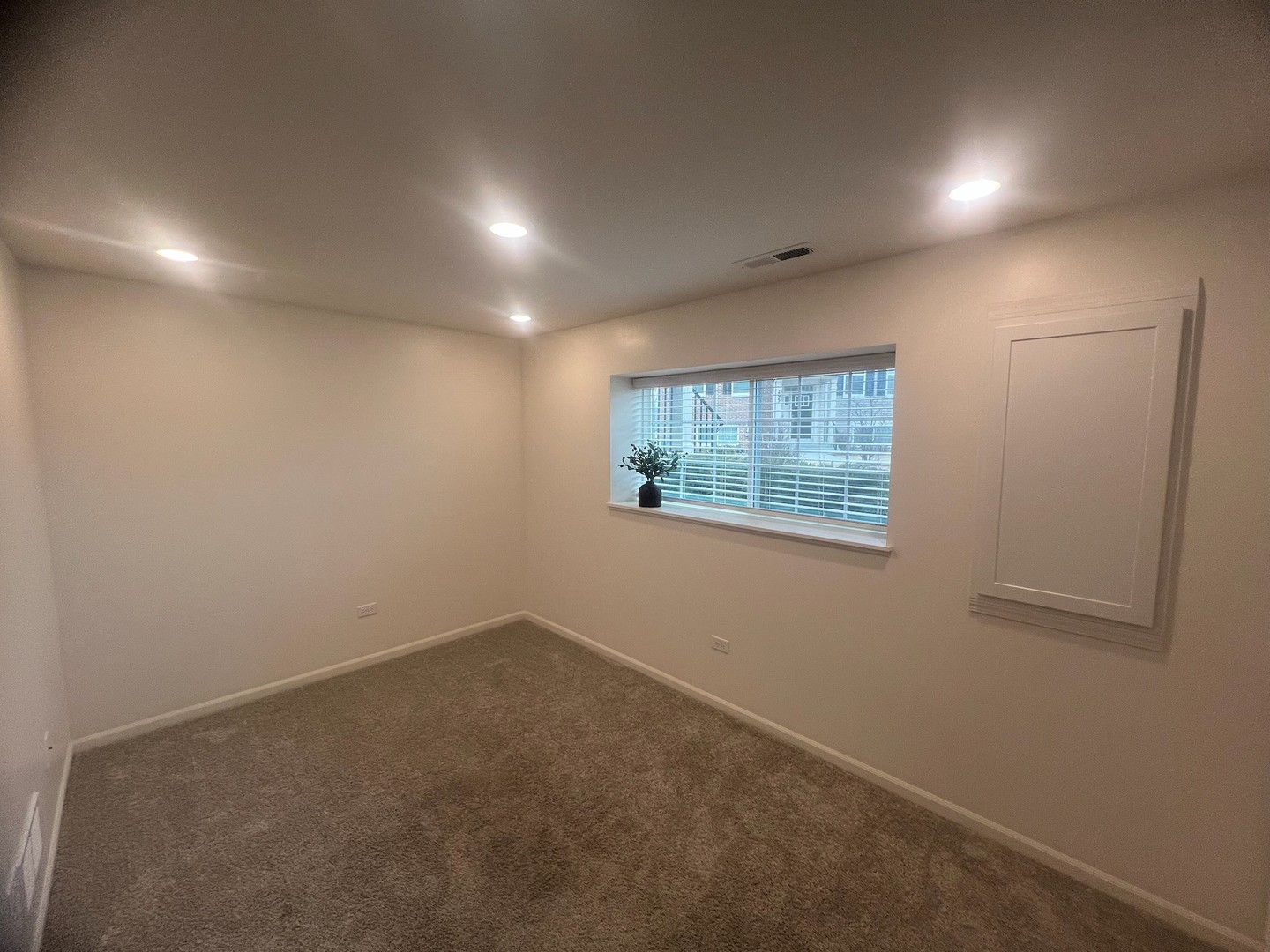 285 Lakeshore Drive, Oswego, IL 60543