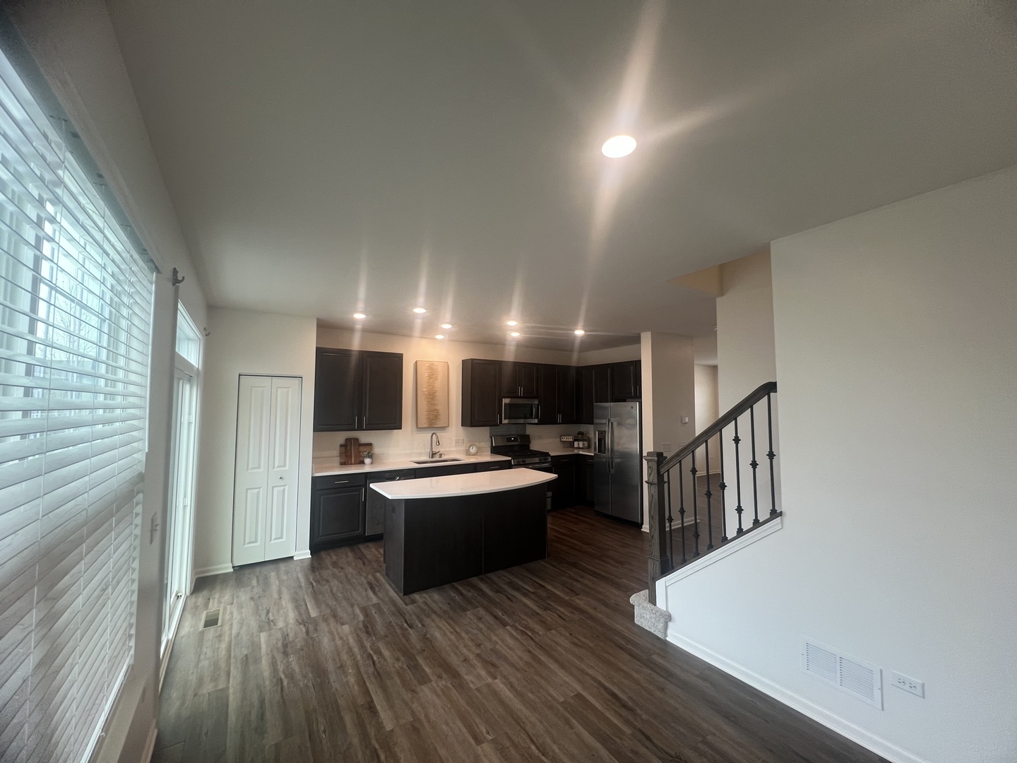 285 Lakeshore Drive, Oswego, IL 60543