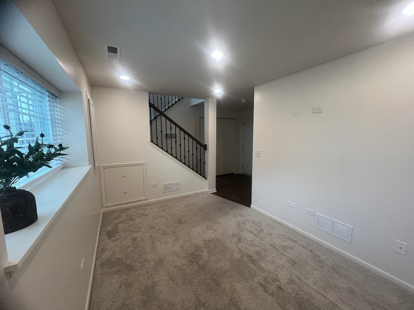 285 Lakeshore Drive, Oswego, IL 60543