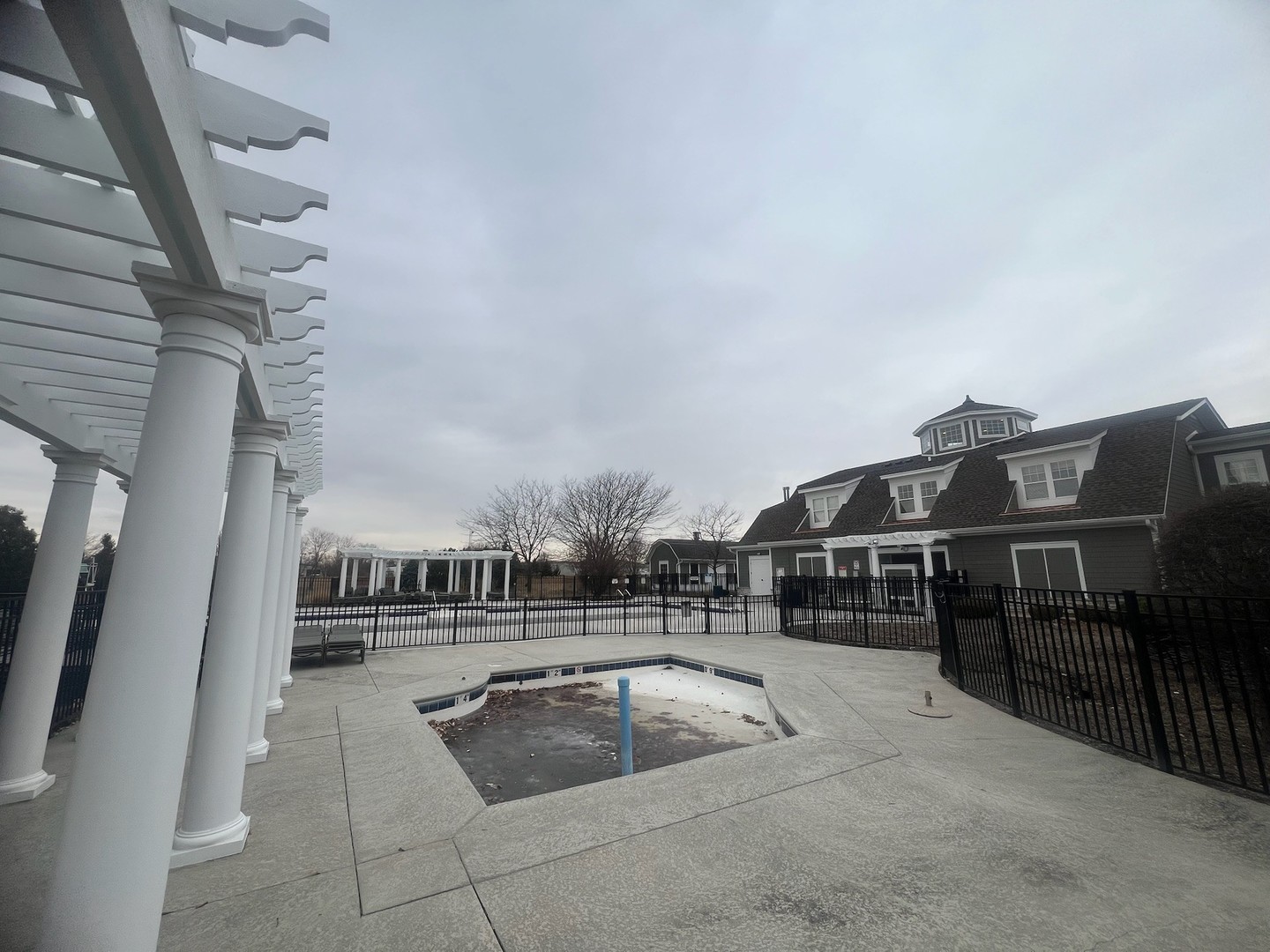 285 Lakeshore Drive, Oswego, IL 60543