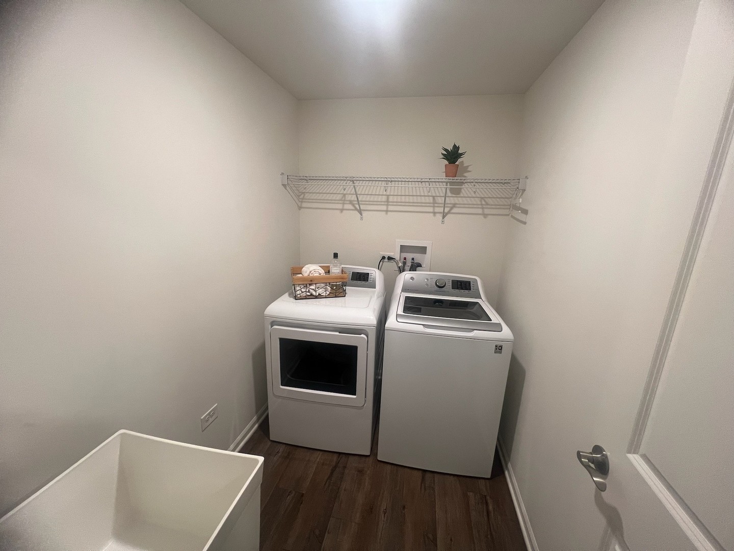 285 Lakeshore Drive, Oswego, IL 60543