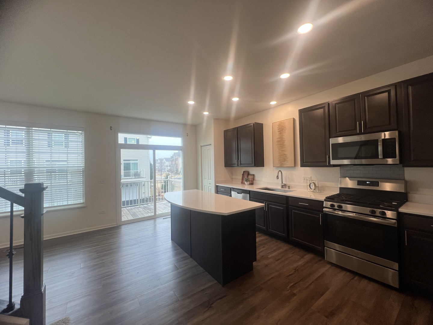 285 Lakeshore Drive, Oswego, IL 60543