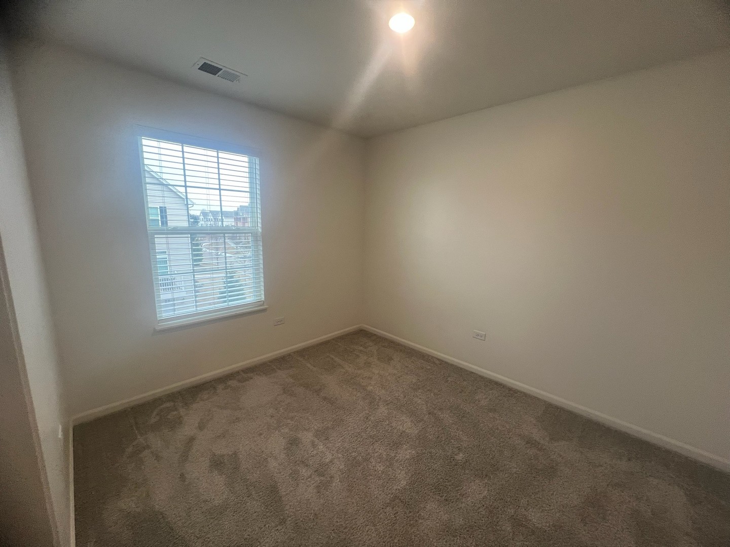 285 Lakeshore Drive, Oswego, IL 60543