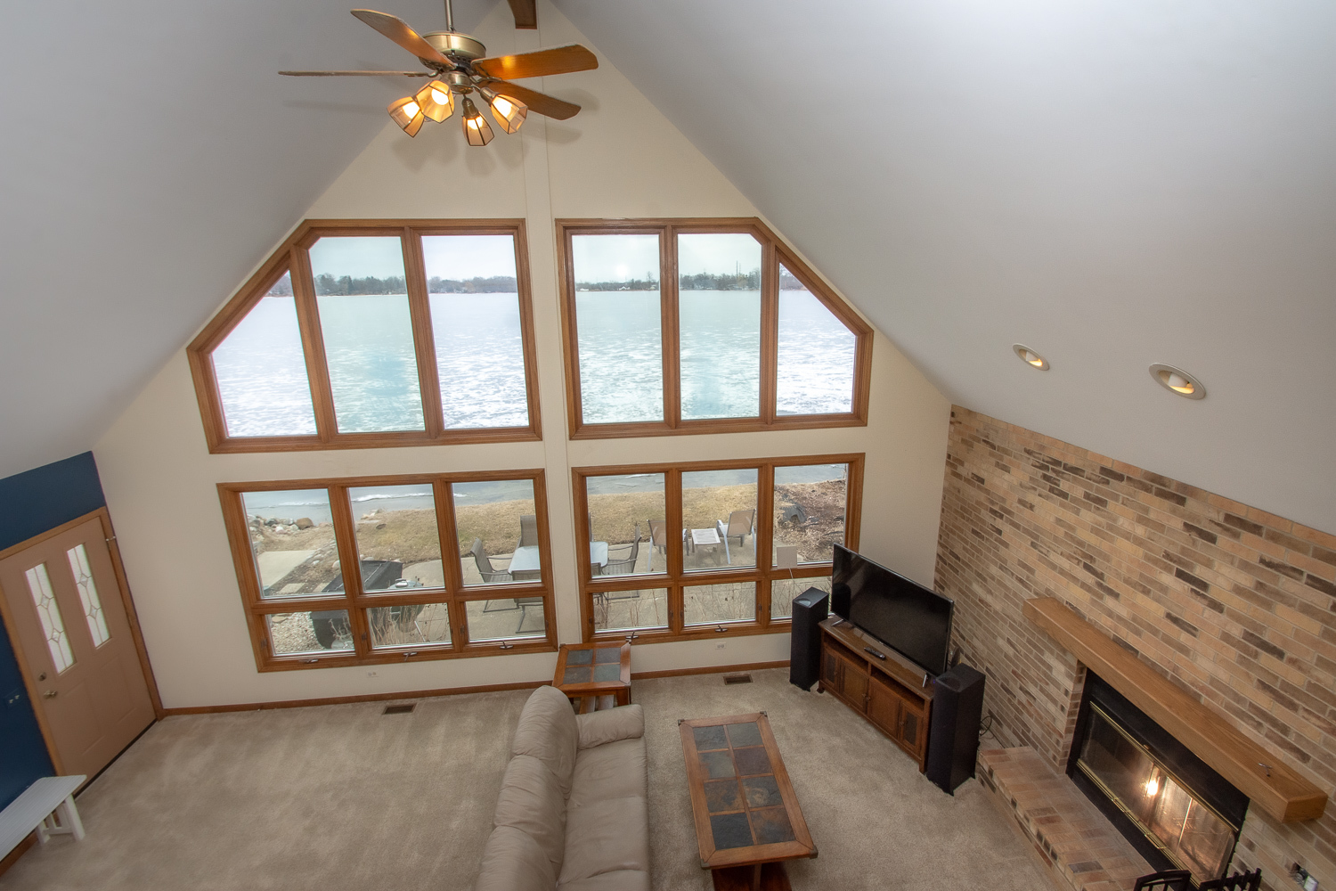 23231 W Lake Shore Drive, Antioch, IL 60002