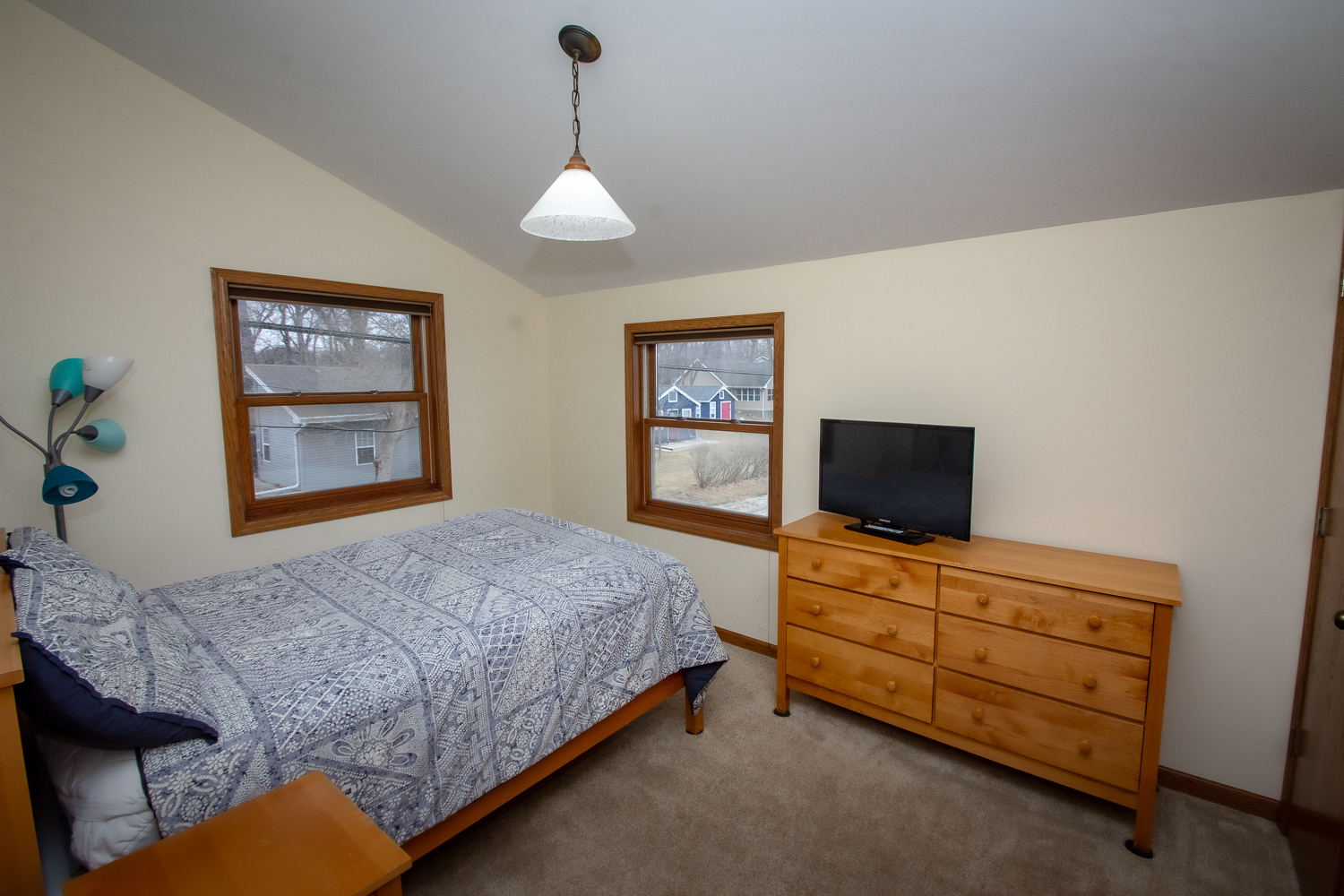 23231 W Lake Shore Drive, Antioch, IL 60002