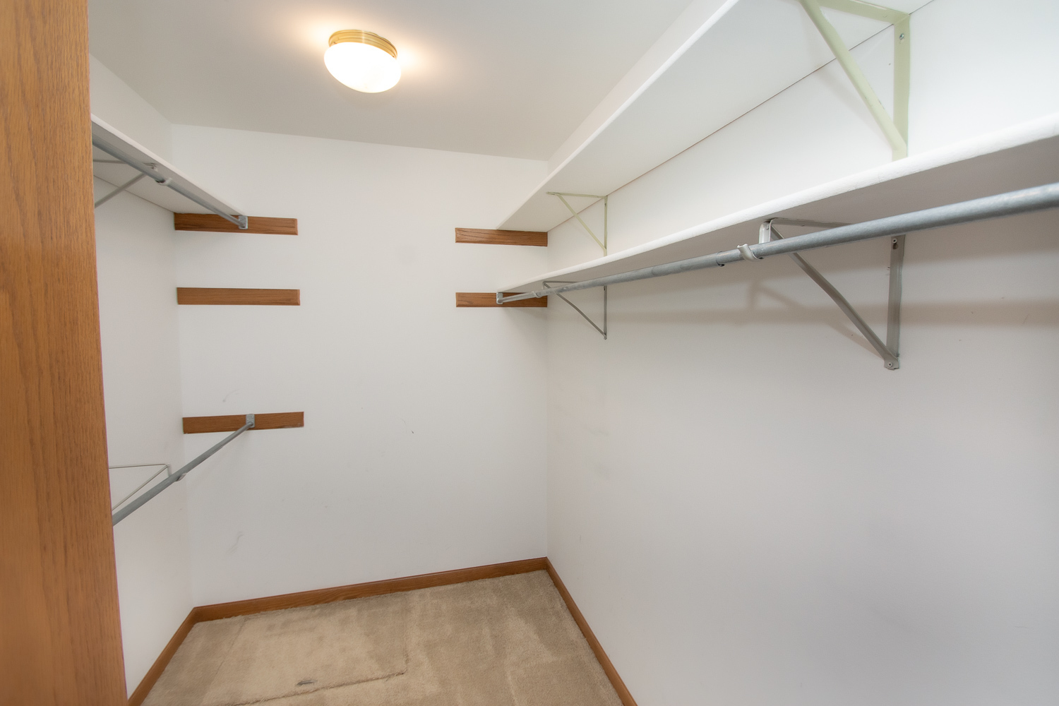 23231 W Lake Shore Drive, Antioch, IL 60002