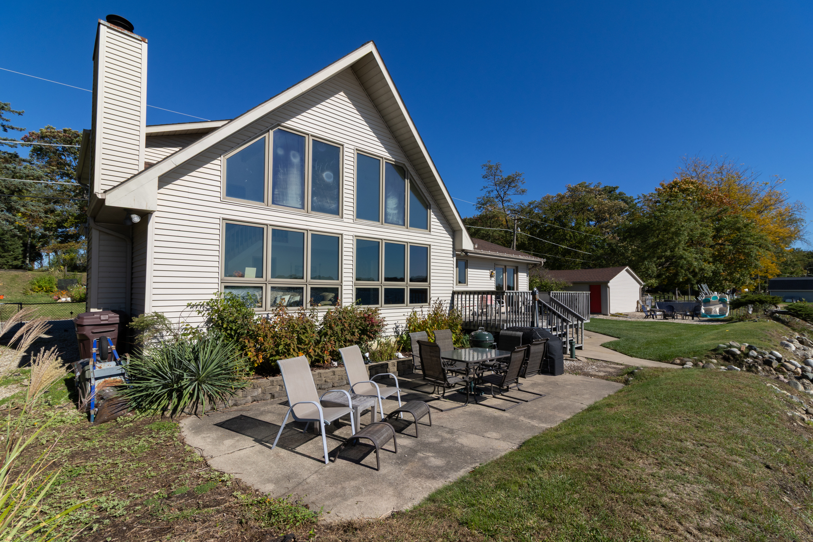 23231 W Lake Shore Drive, Antioch, IL 60002