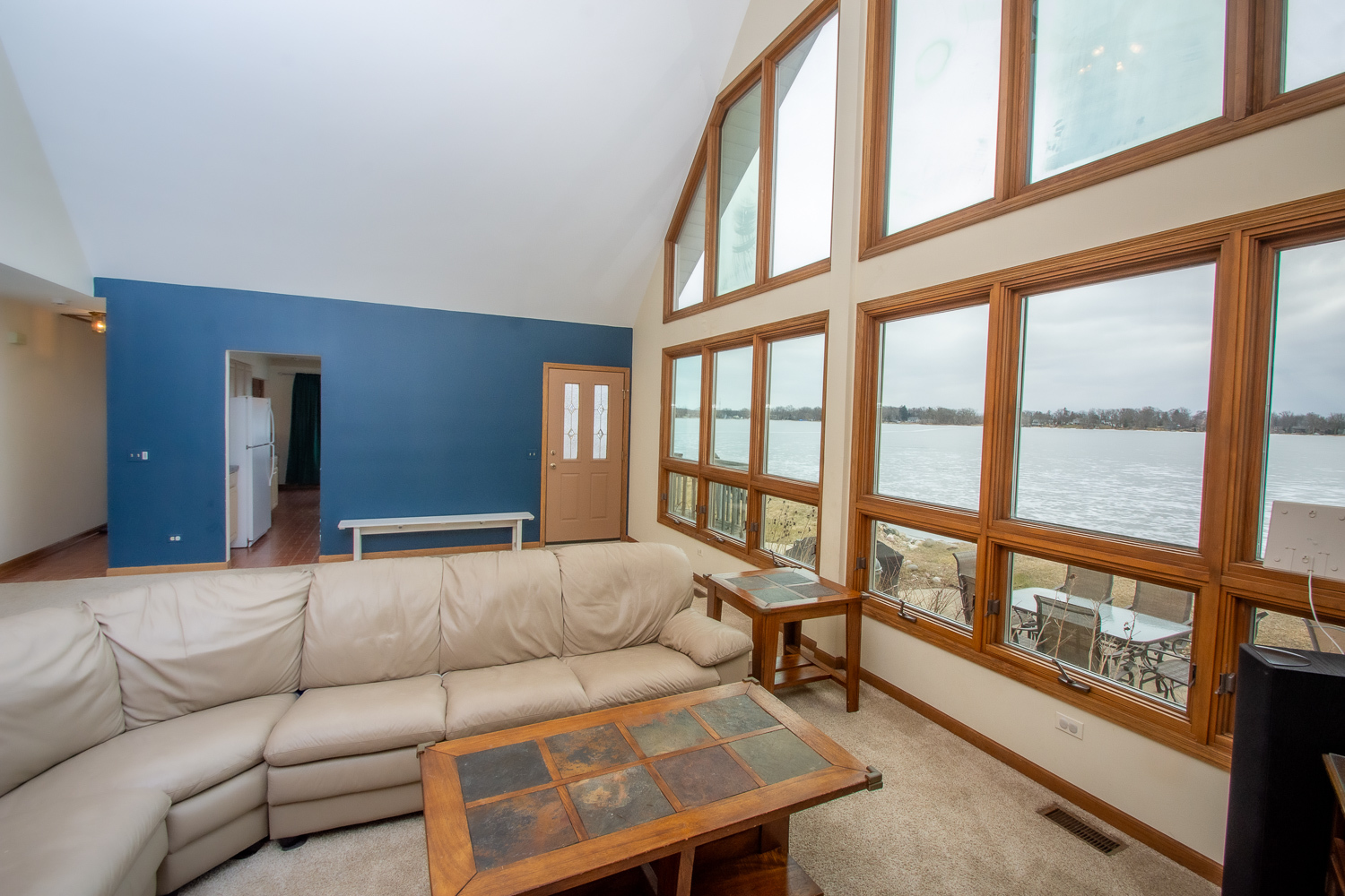 23231 W Lake Shore Drive, Antioch, IL 60002