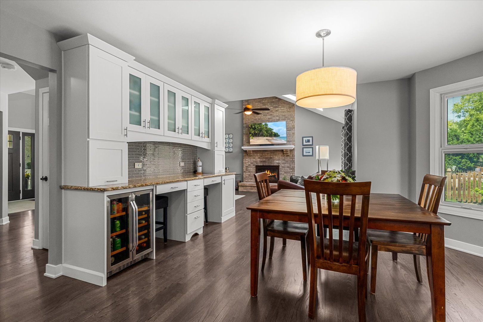 3712 Falkner Drive, Naperville, IL 60564