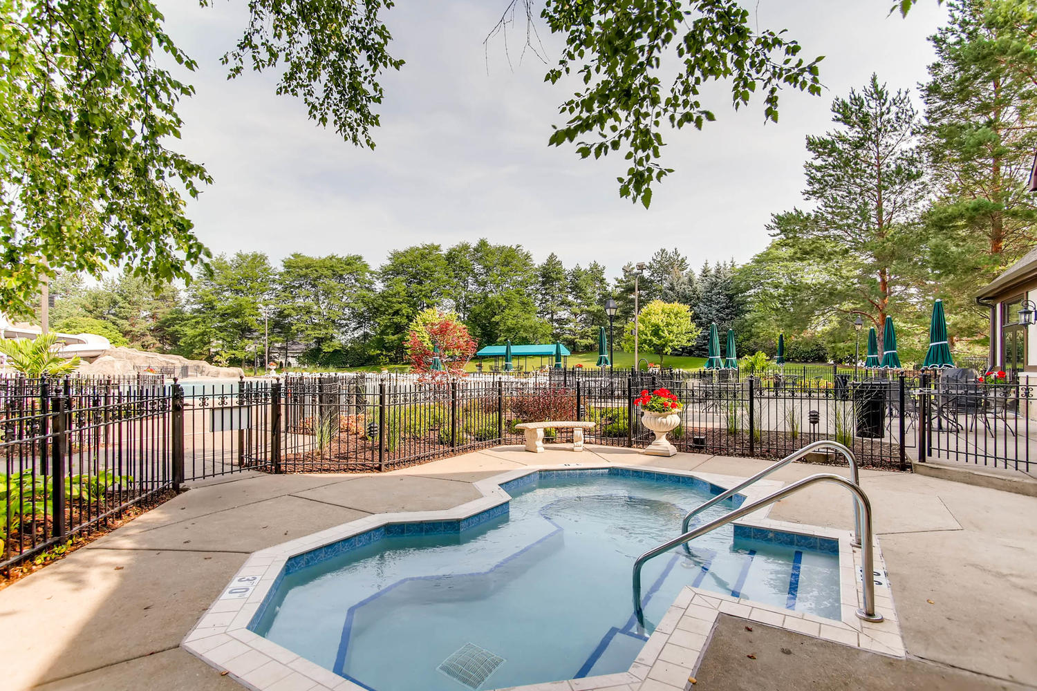 3712 Falkner Drive, Naperville, IL 60564