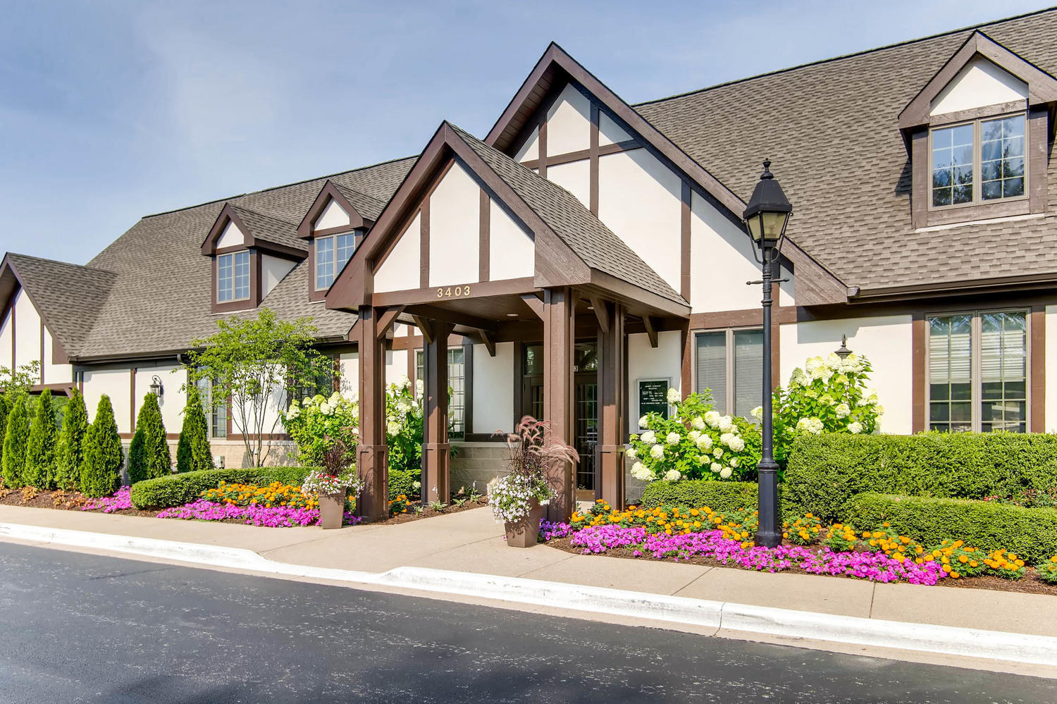 3712 Falkner Drive, Naperville, IL 60564