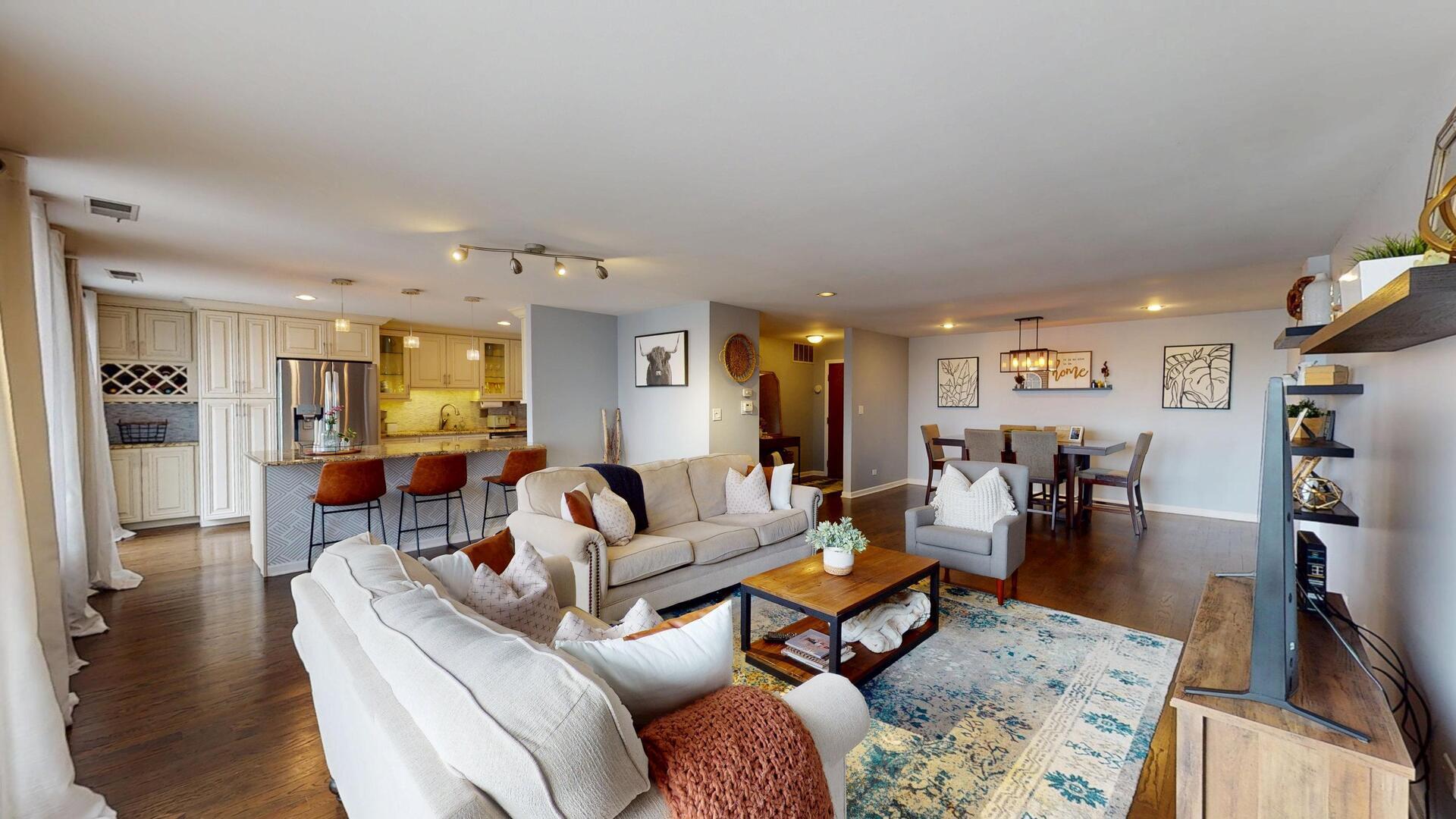 9560 Gross Point Road #404B, Skokie, IL 60076