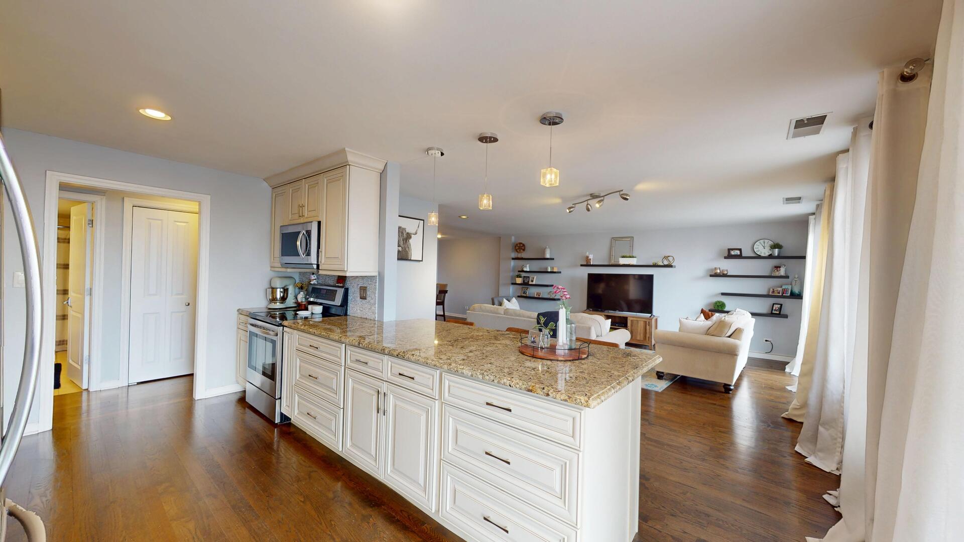 9560 Gross Point Road #404B, Skokie, IL 60076