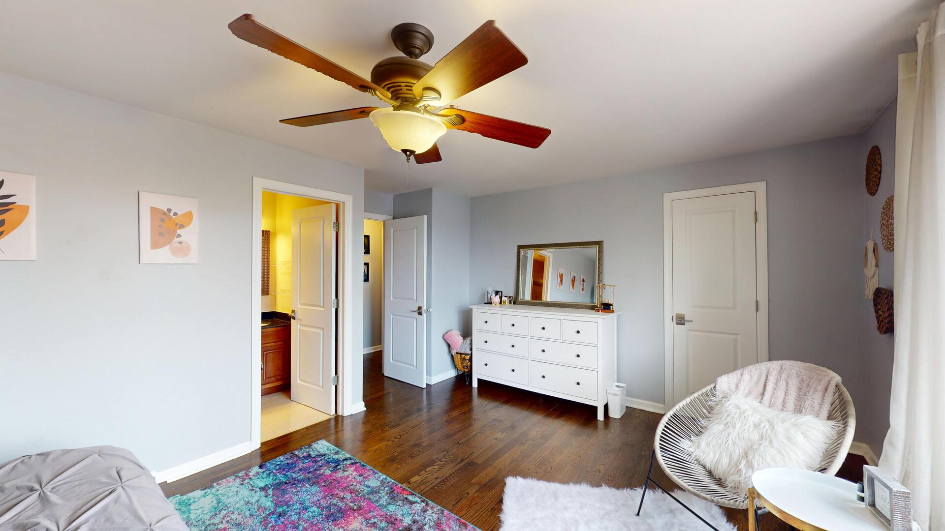 9560 Gross Point Road #404B, Skokie, IL 60076