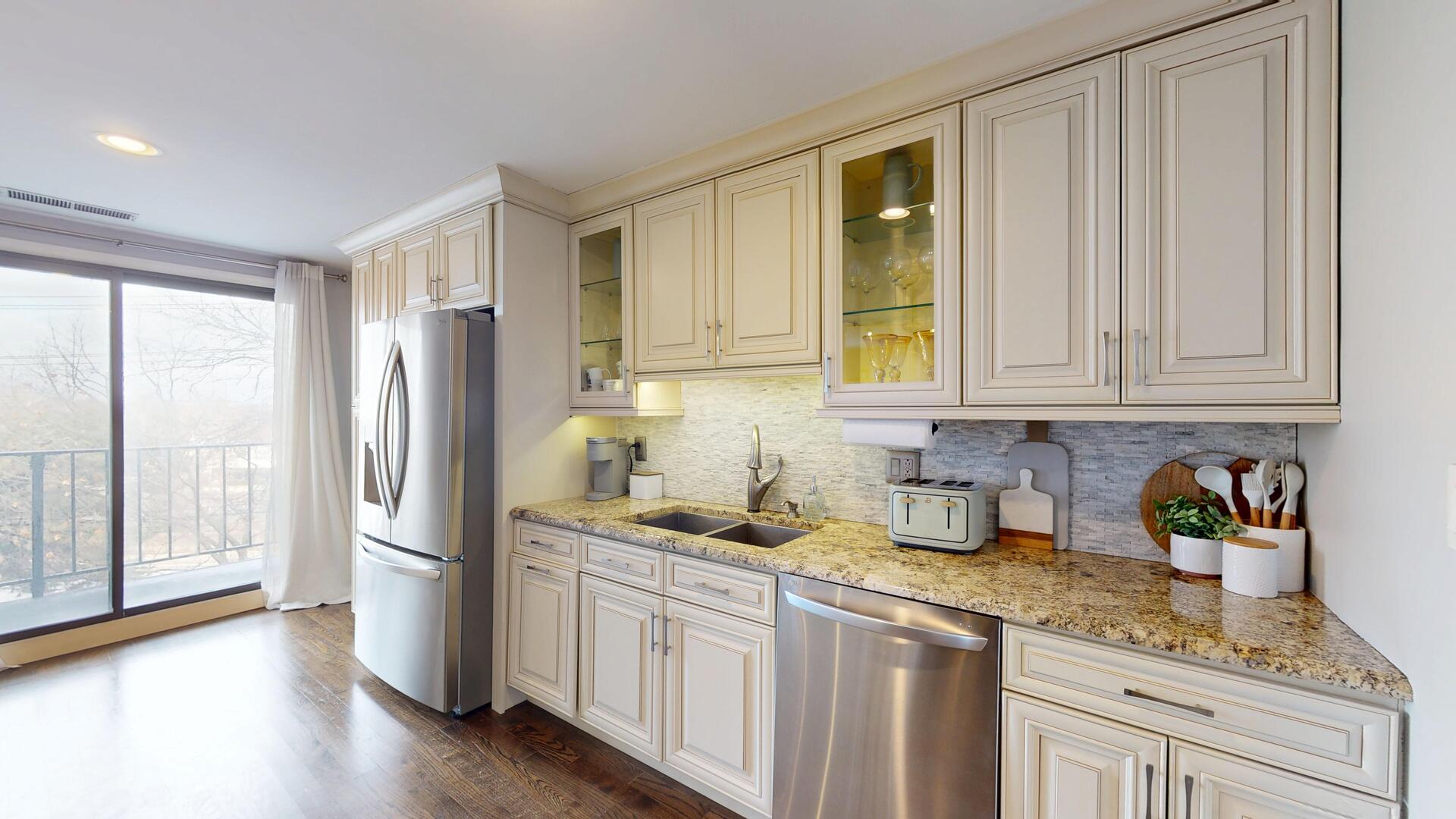 9560 Gross Point Road #404B, Skokie, IL 60076