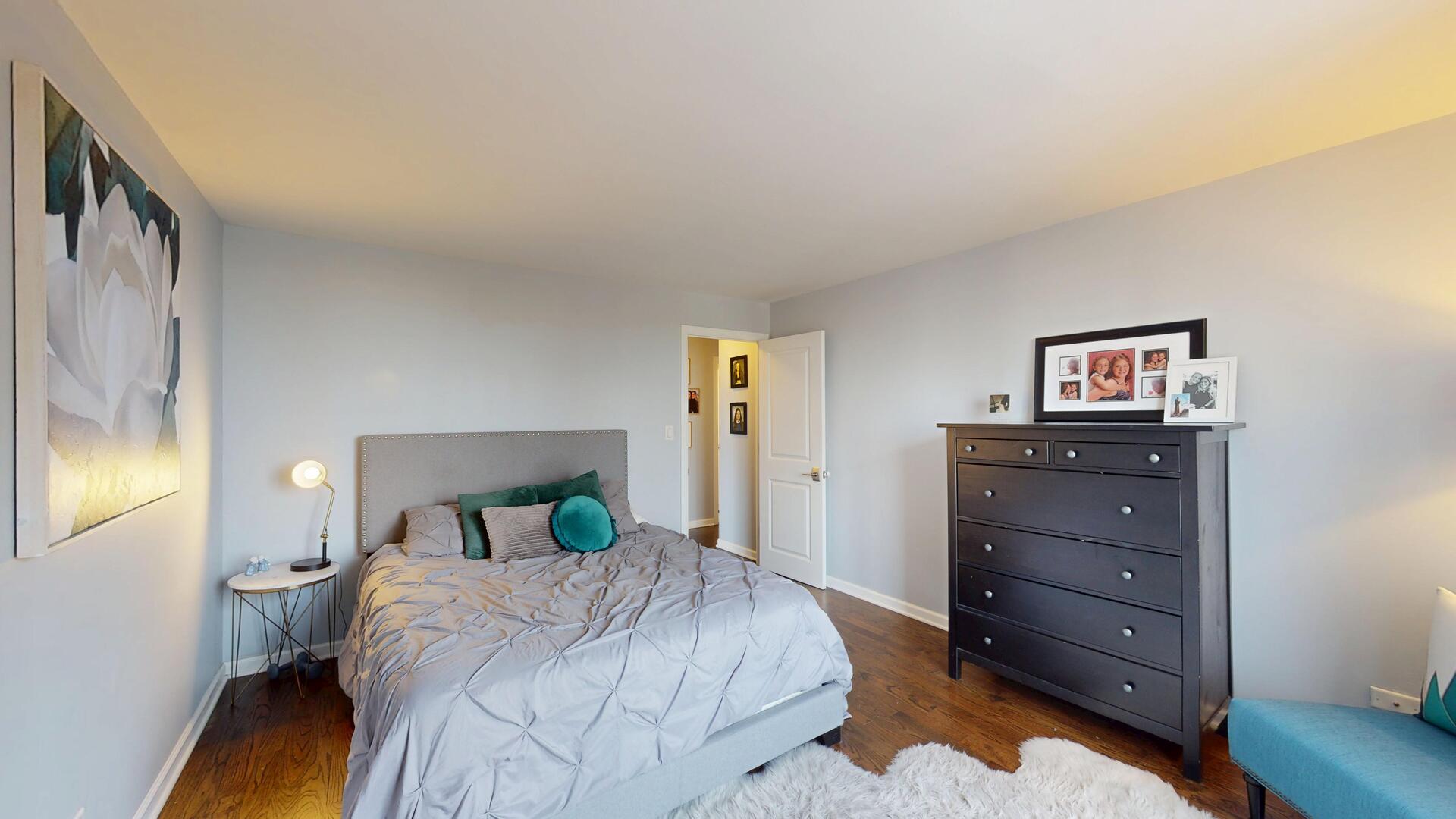 9560 Gross Point Road #404B, Skokie, IL 60076