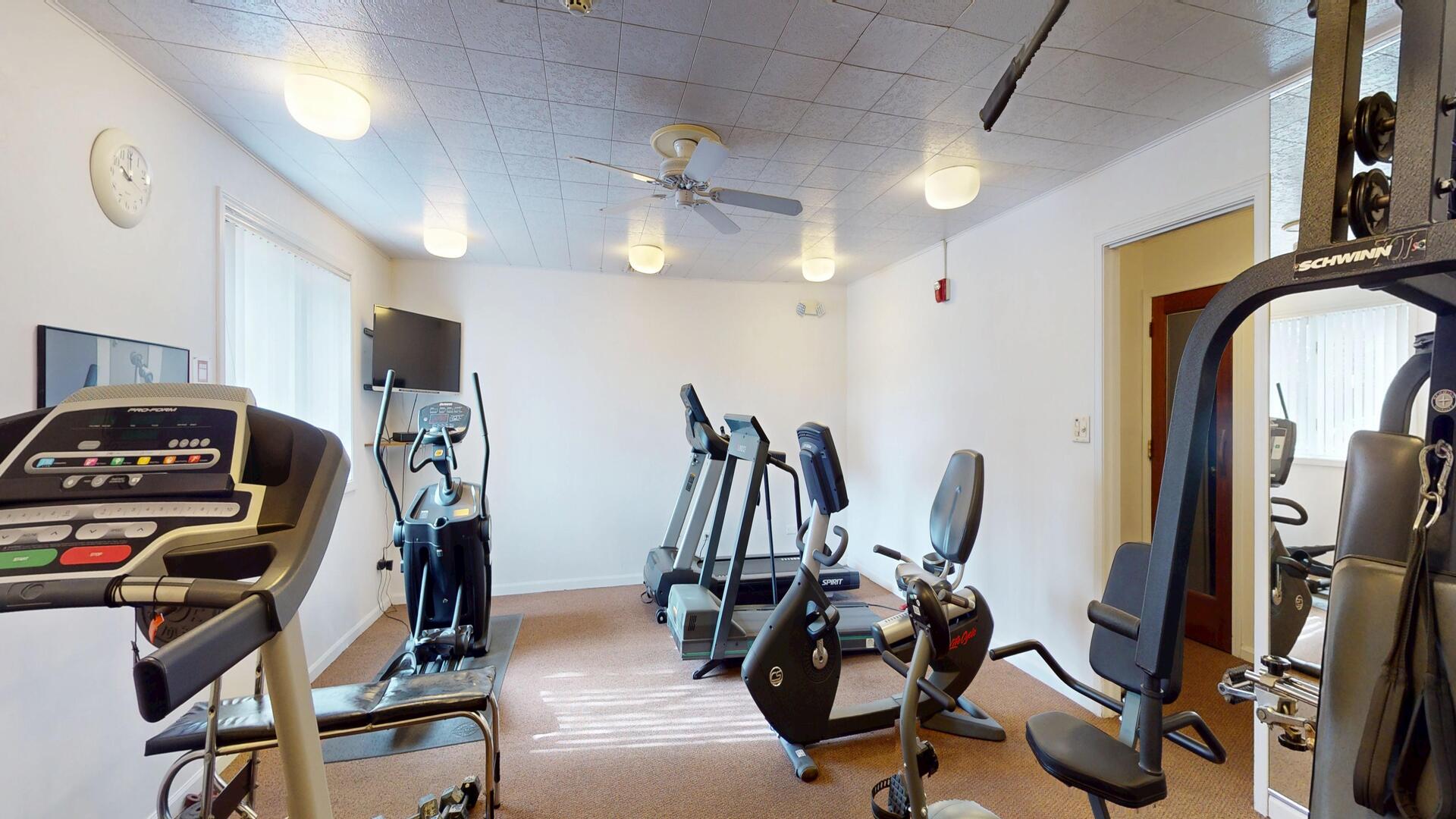 9560 Gross Point Road #404B, Skokie, IL 60076