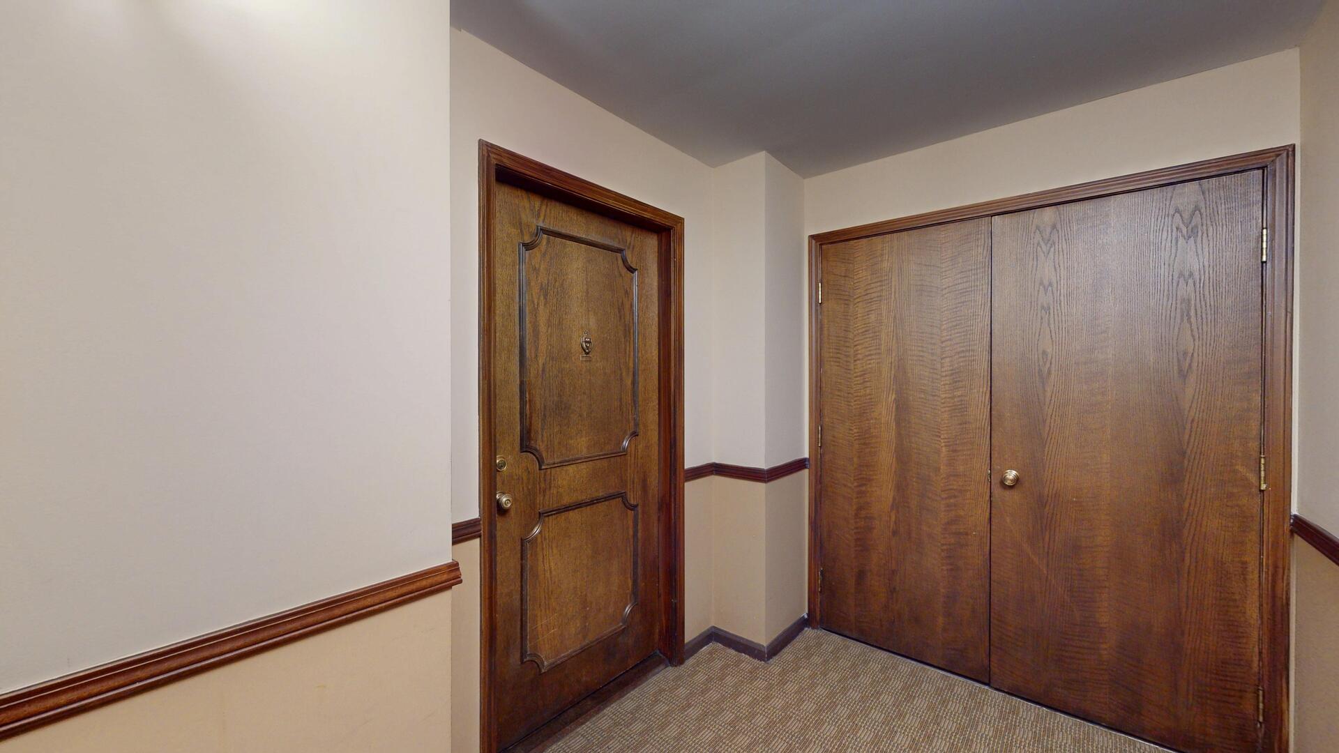 9560 Gross Point Road #404B, Skokie, IL 60076