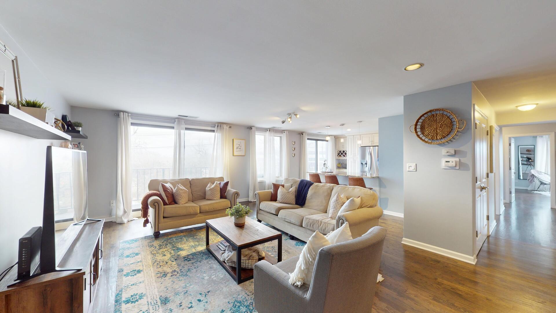 9560 Gross Point Road #404B, Skokie, IL 60076