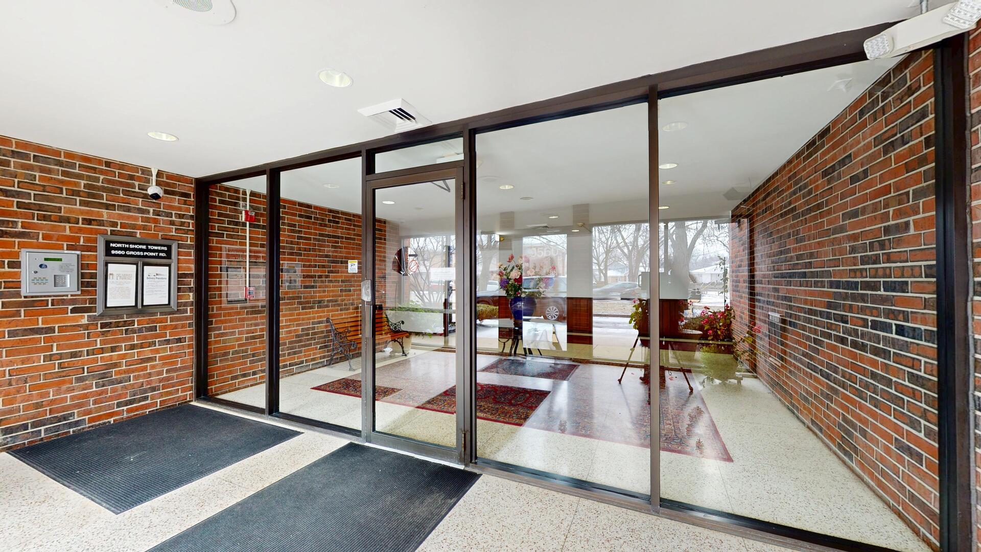 9560 Gross Point Road #404B, Skokie, IL 60076