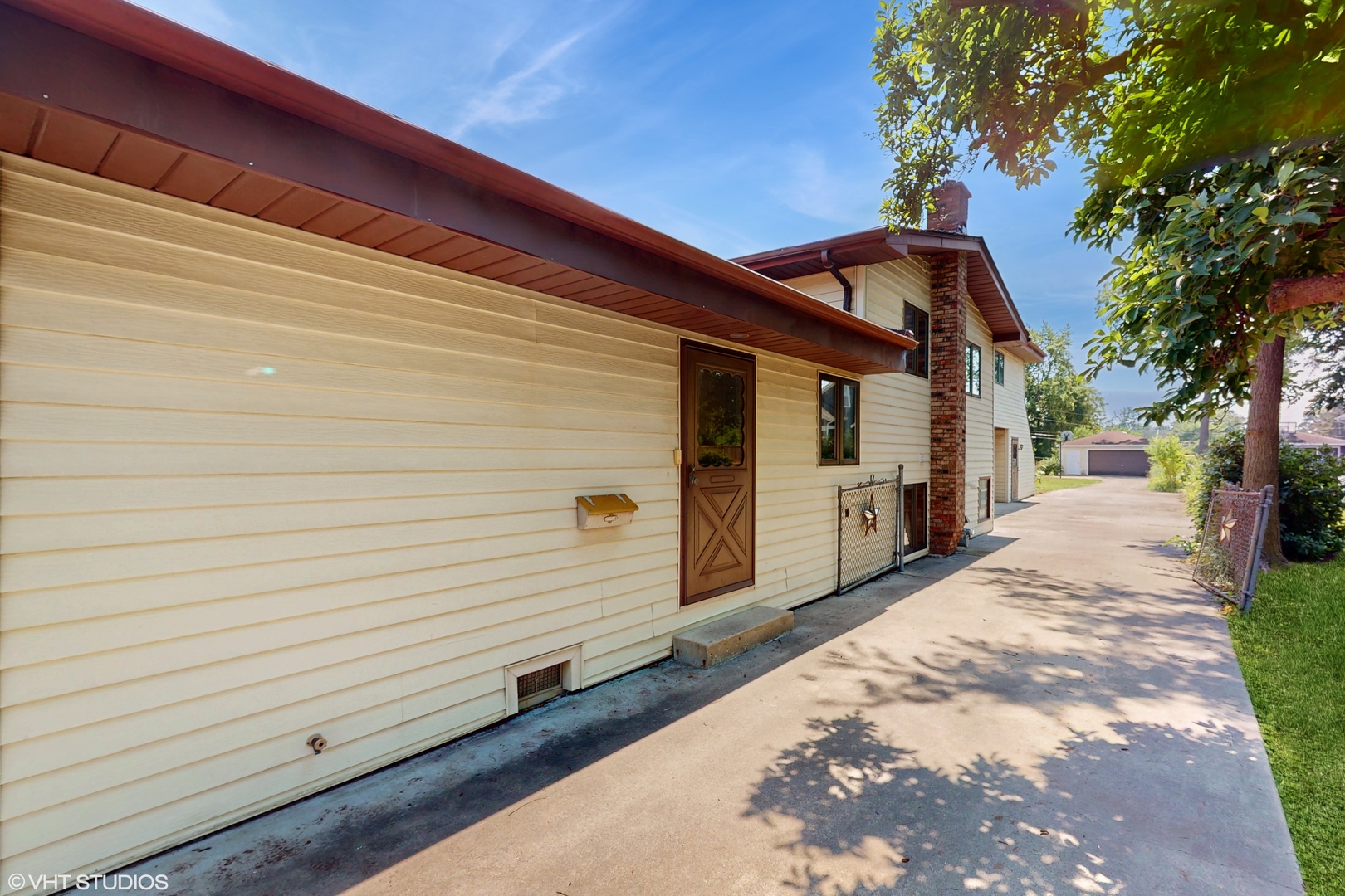 270 W Fremont Avenue, Elmhurst, IL 60126