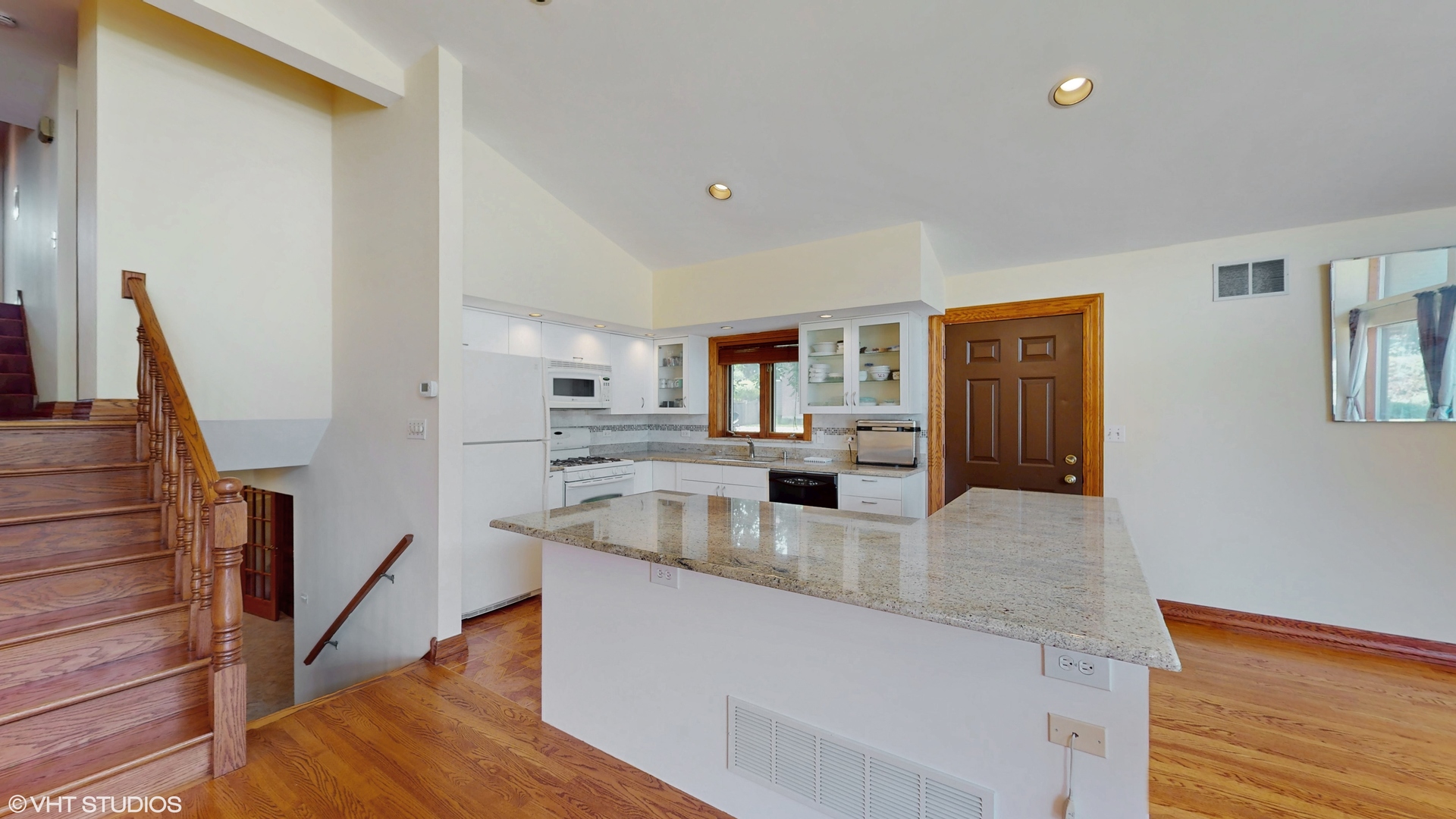 270 W Fremont Avenue, Elmhurst, IL 60126