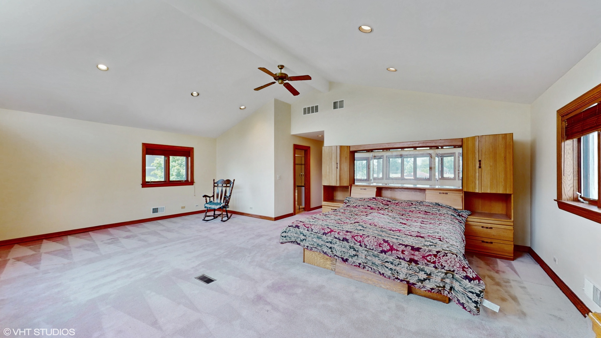 270 W Fremont Avenue, Elmhurst, IL 60126