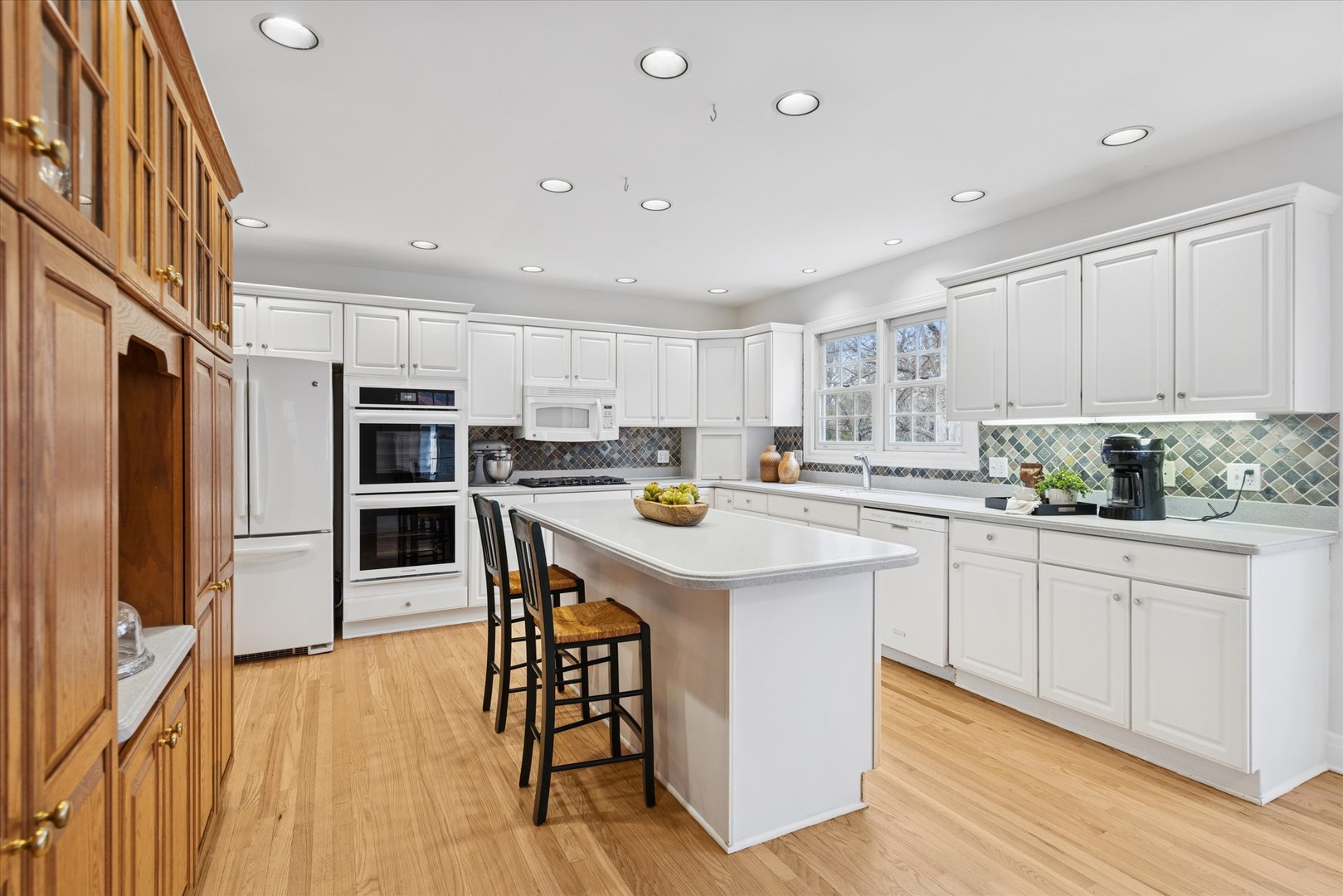 692 Chidester Street, Glen Ellyn, IL 60137