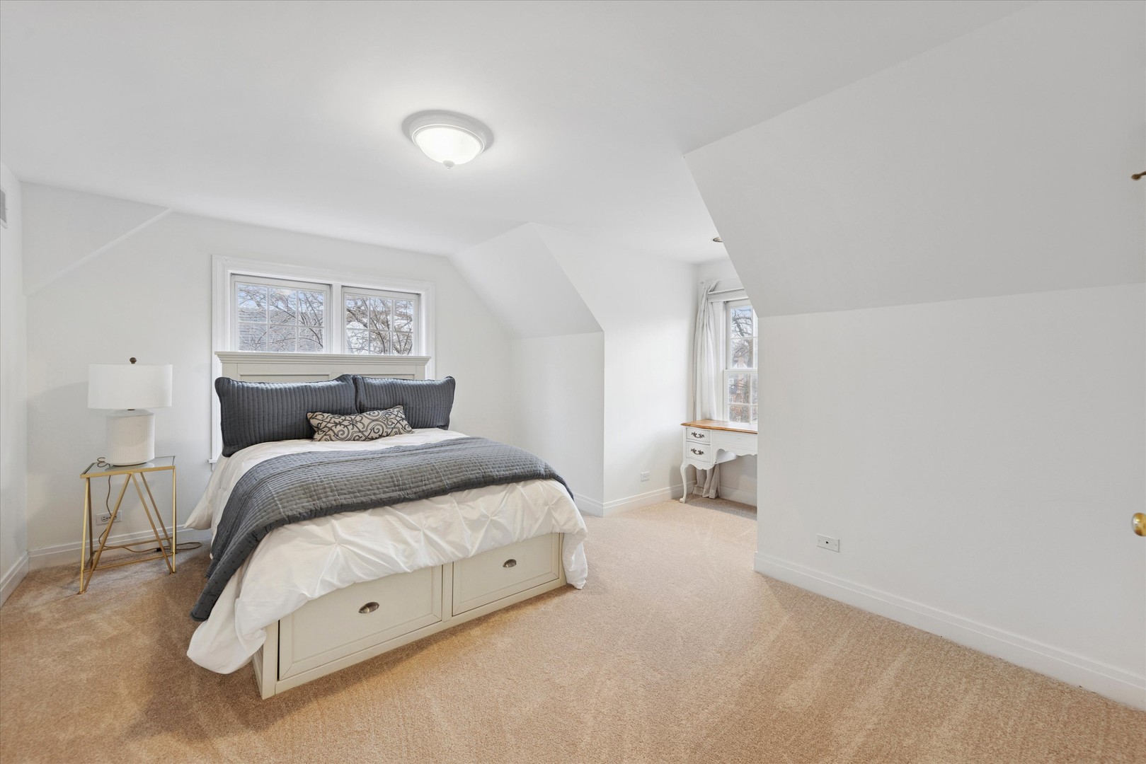 692 Chidester Street, Glen Ellyn, IL 60137