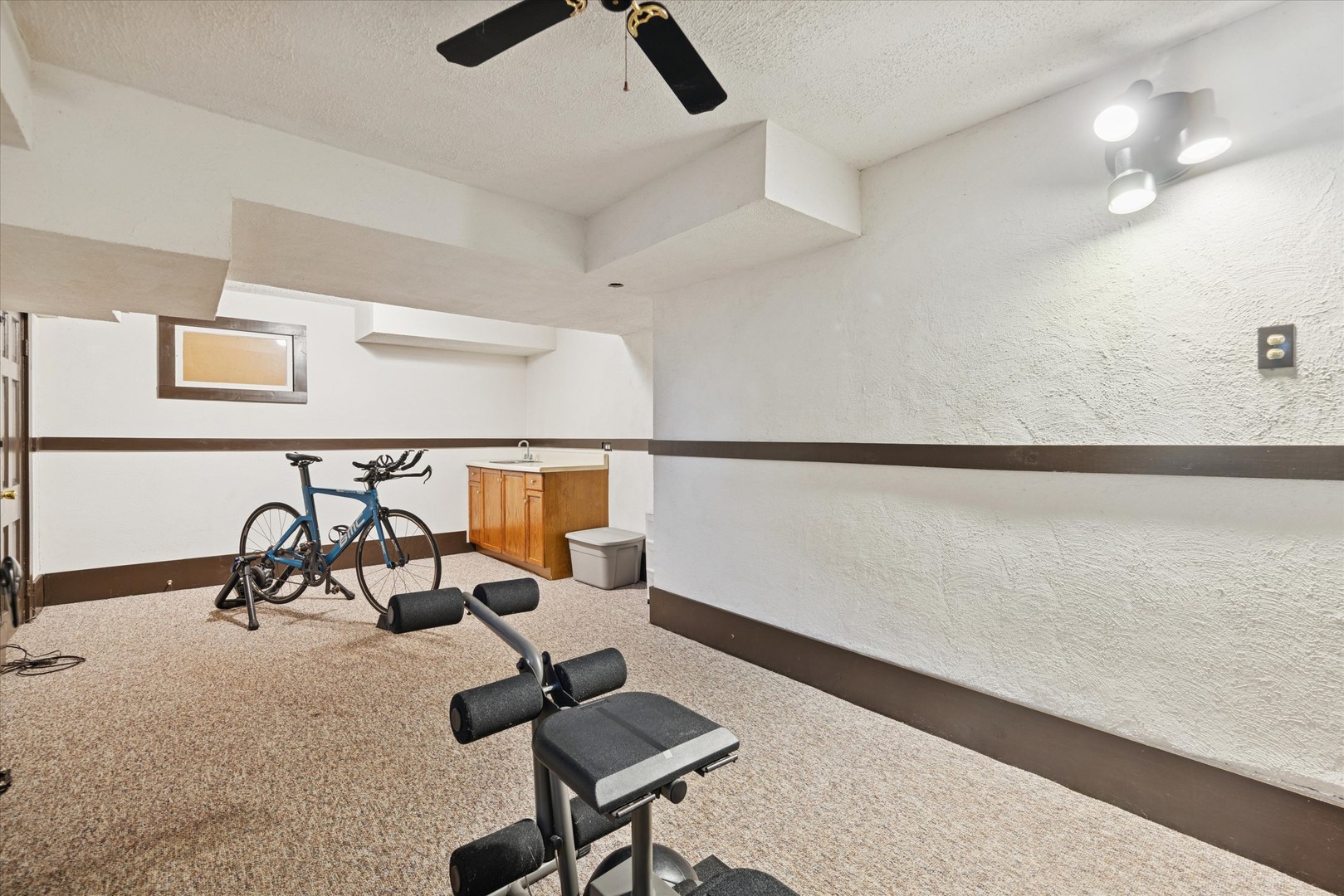 692 Chidester Street, Glen Ellyn, IL 60137