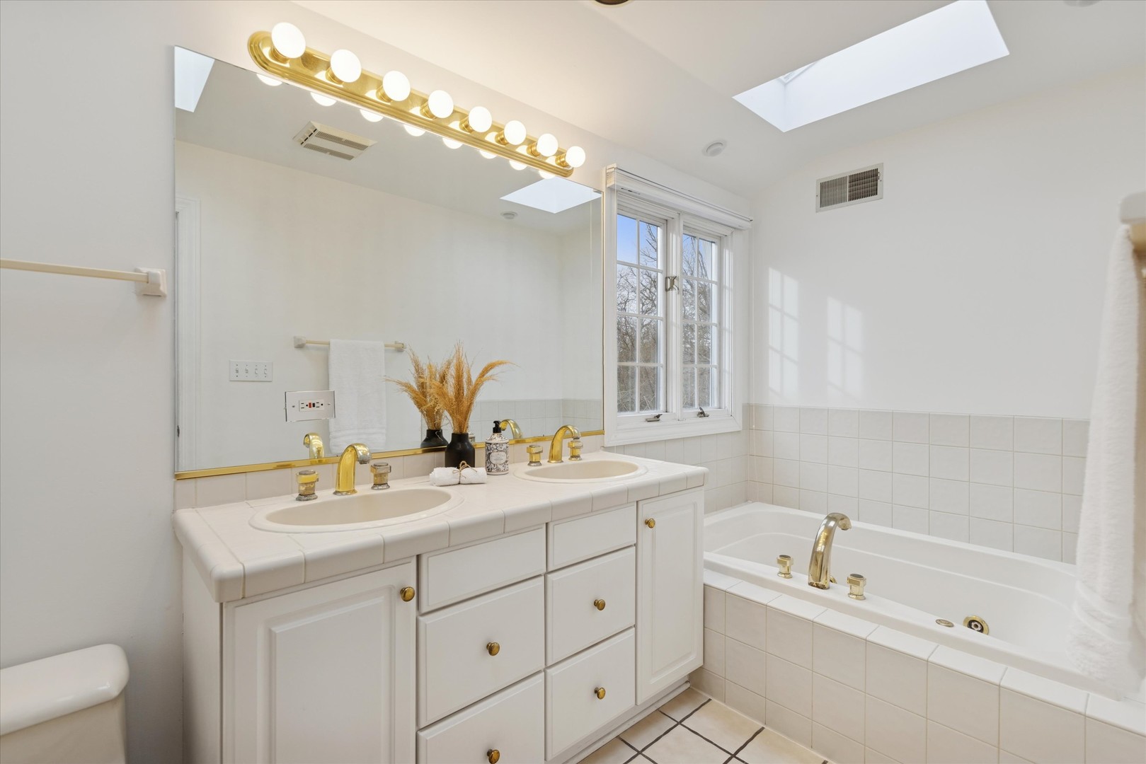 692 Chidester Street, Glen Ellyn, IL 60137