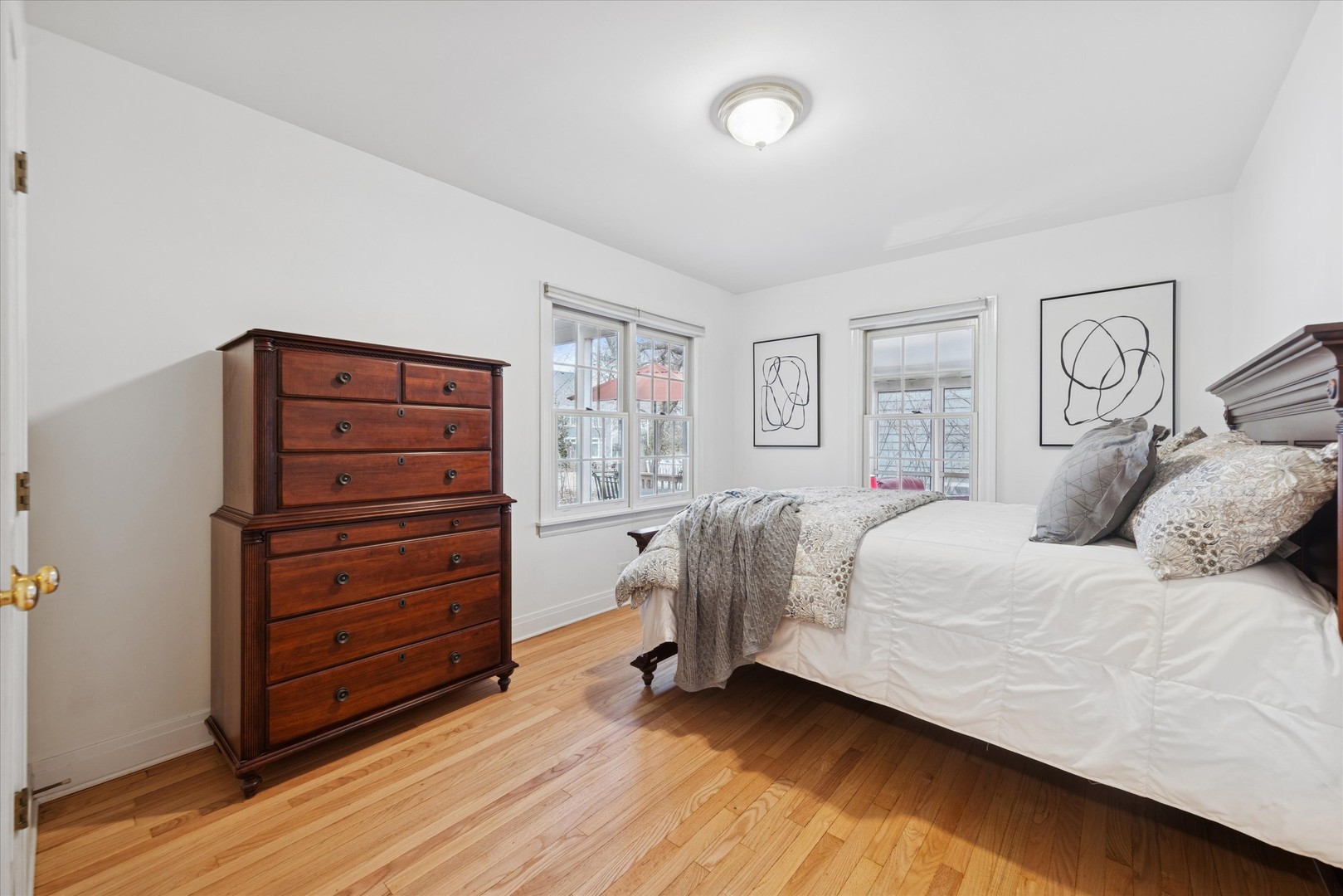 692 Chidester Street, Glen Ellyn, IL 60137