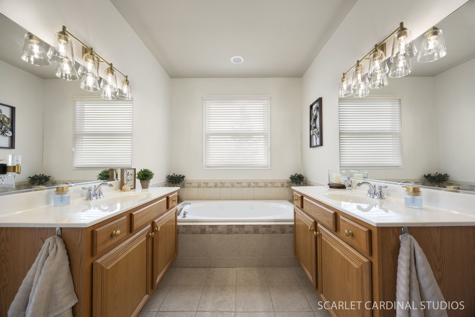 832 Deering Court, West Chicago, IL 60185