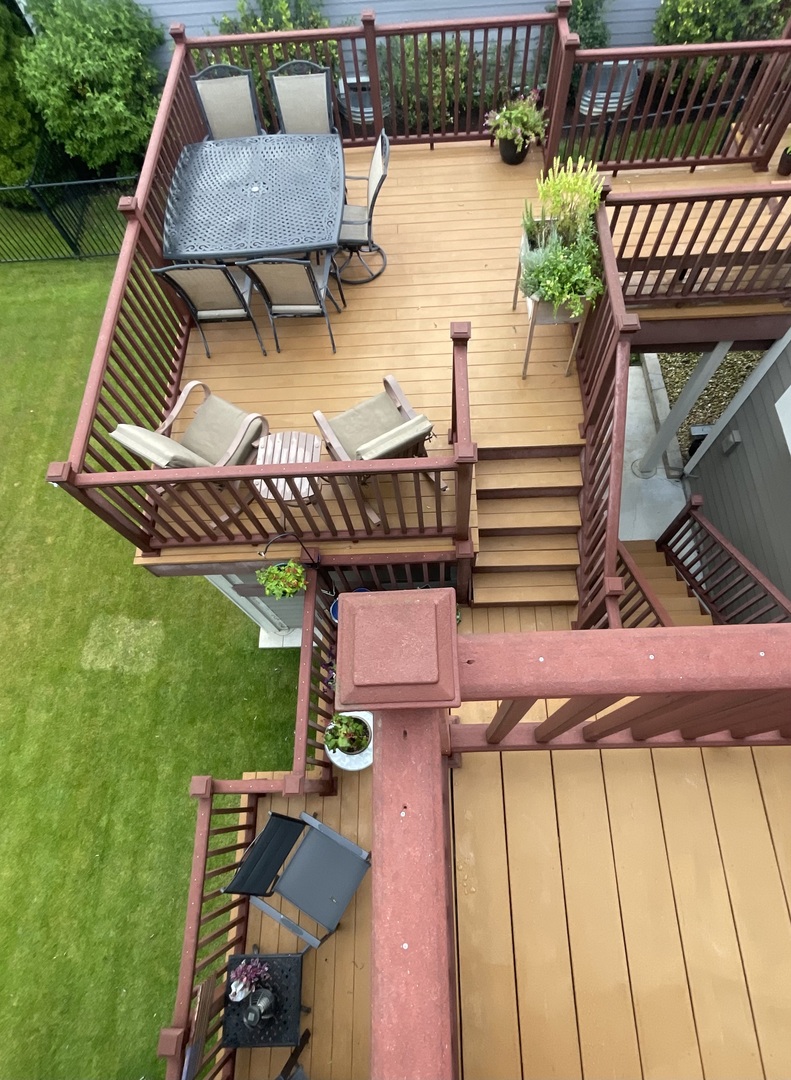 832 Deering Court, West Chicago, IL 60185