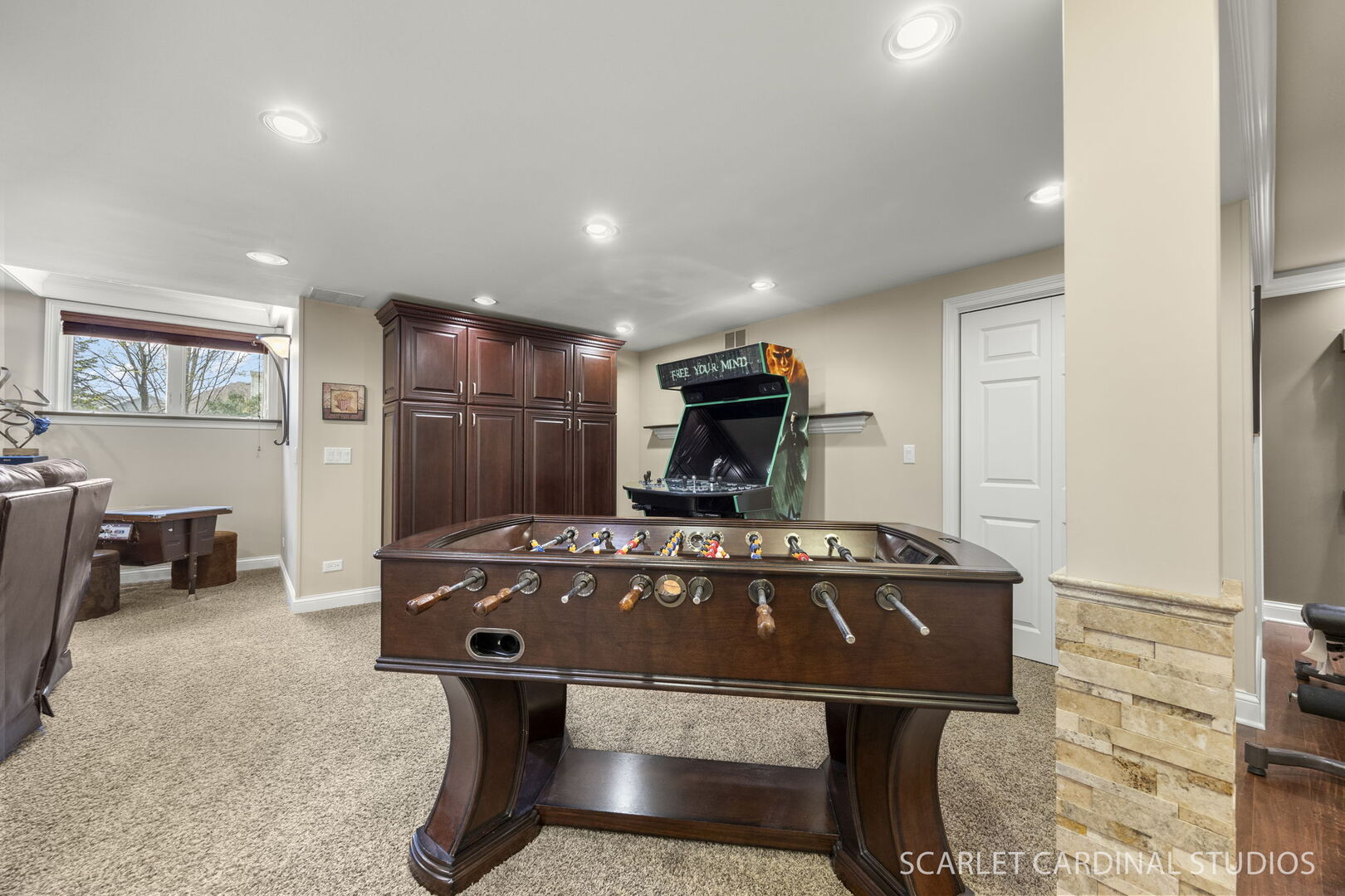 832 Deering Court, West Chicago, IL 60185