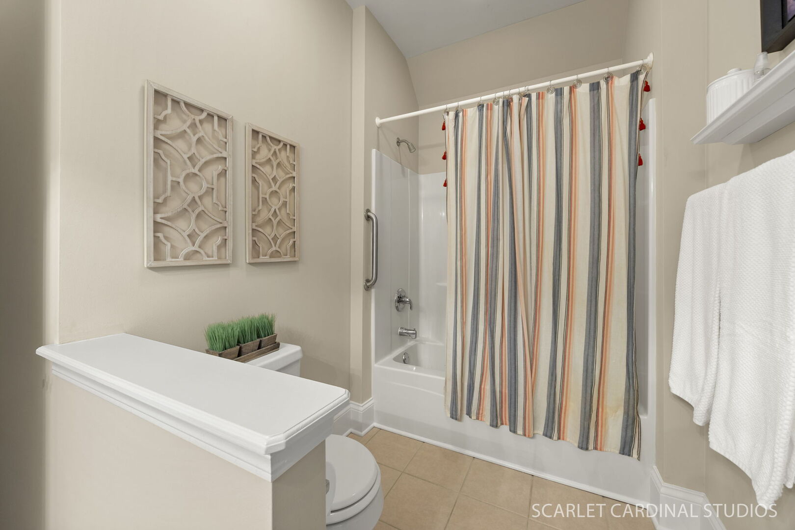 832 Deering Court, West Chicago, IL 60185