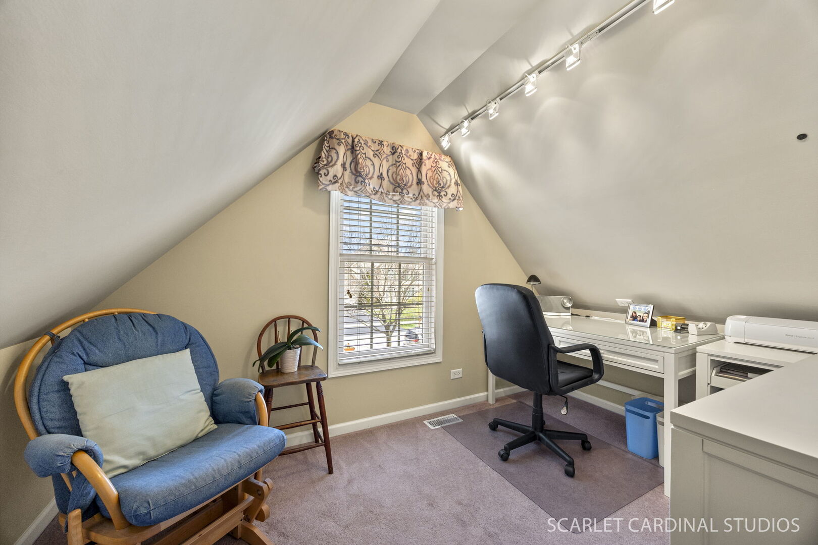 832 Deering Court, West Chicago, IL 60185