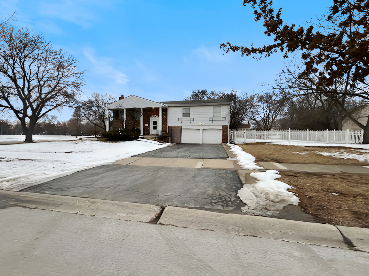 18150 Los Angeles Avenue, Homewood, IL 60430