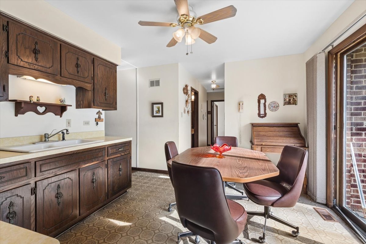 24821 S Michaels Street, Crete, IL 60417