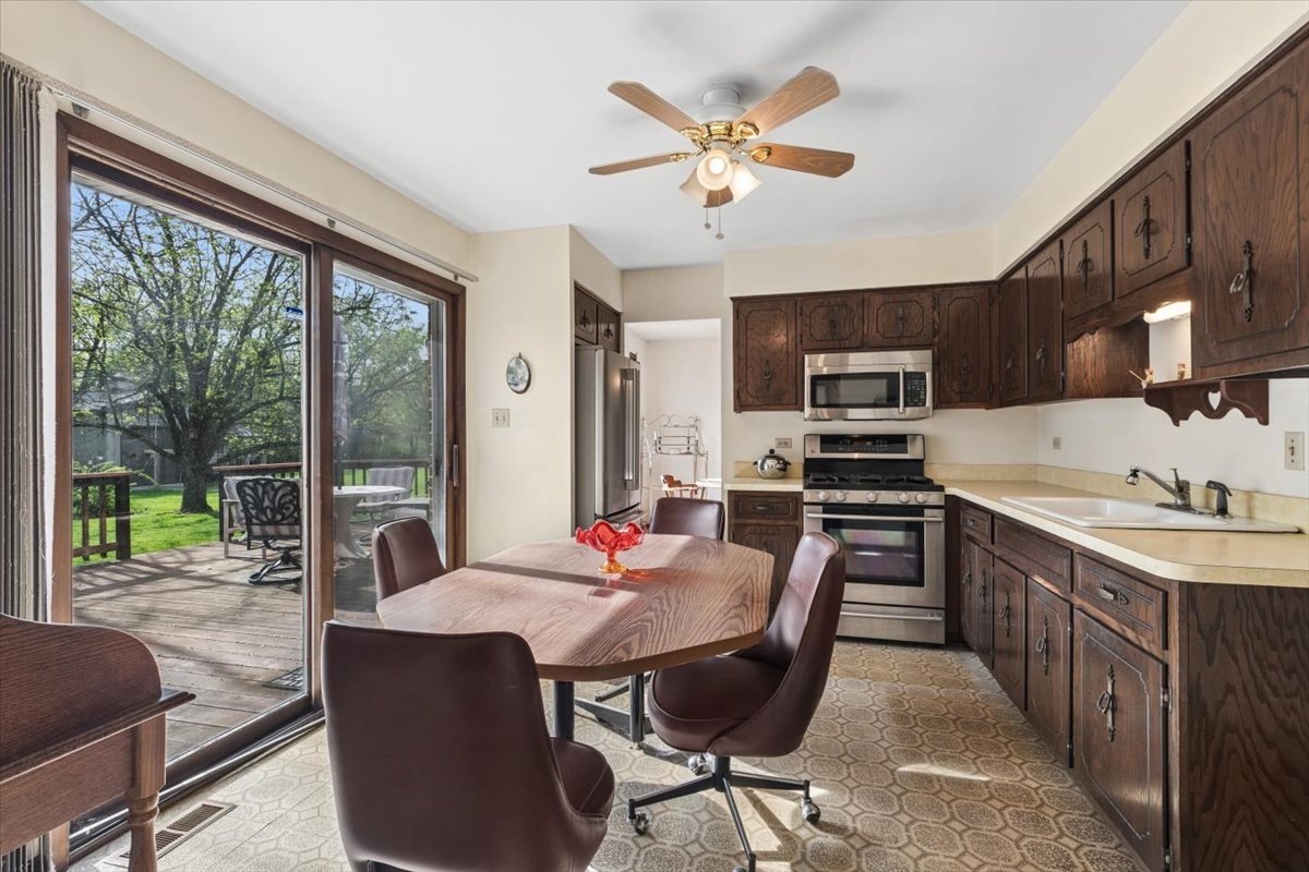 24821 S Michaels Street, Crete, IL 60417