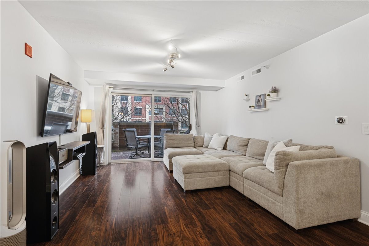 10 S Wille Street #201, Mount Prospect, IL 60056