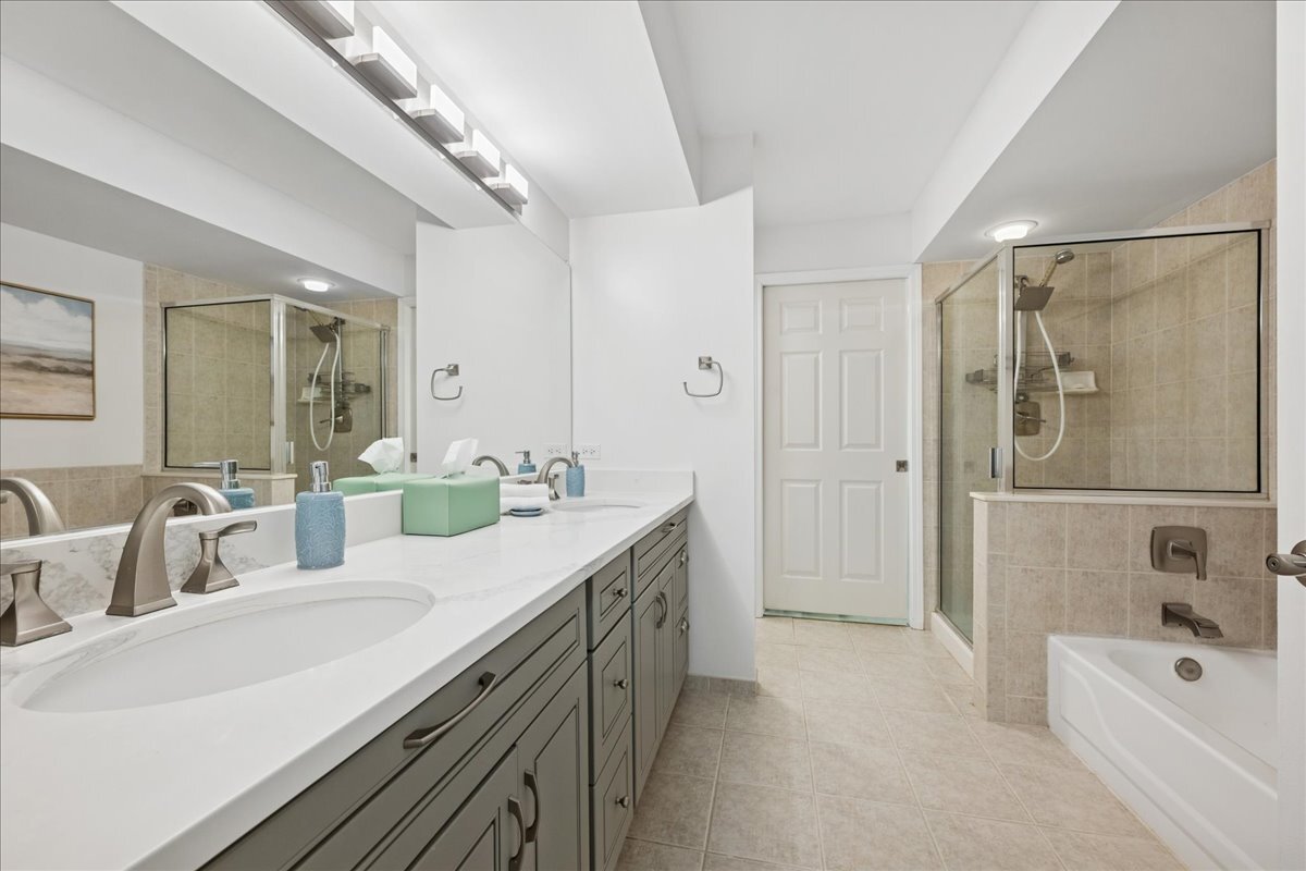 10 S Wille Street #201, Mount Prospect, IL 60056