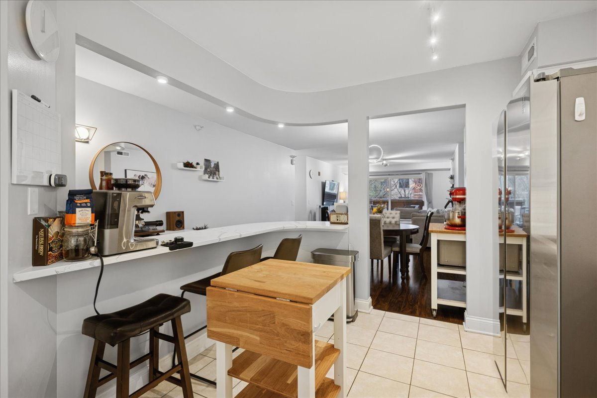 10 S Wille Street #201, Mount Prospect, IL 60056