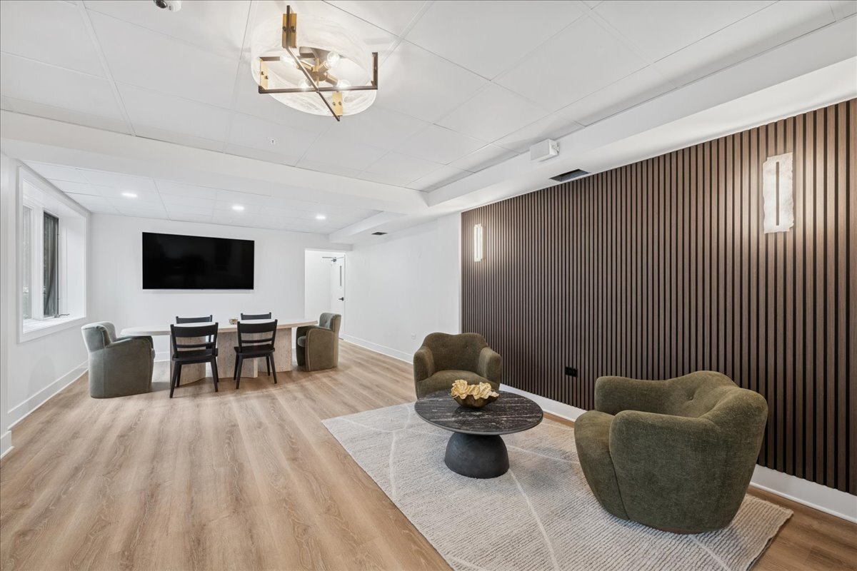 10 S Wille Street #201, Mount Prospect, IL 60056