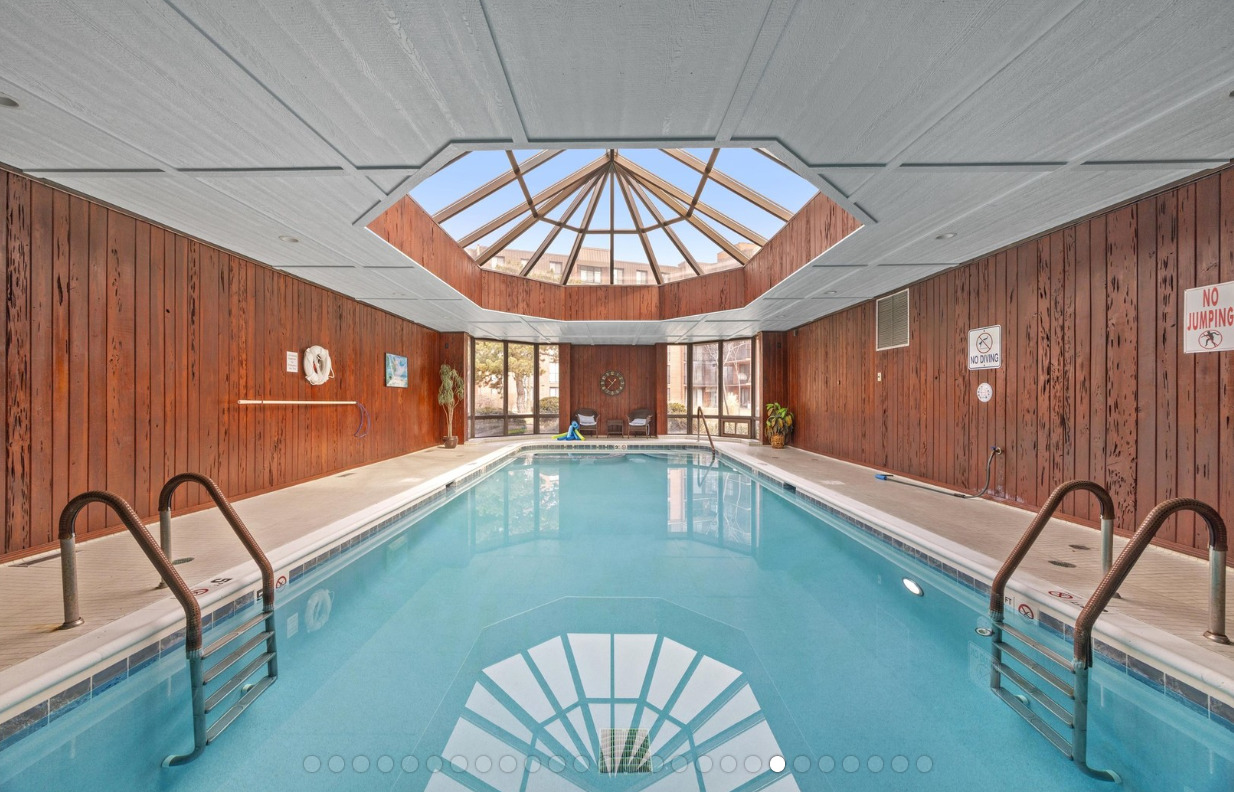 127 Acacia Circle #402, Indian Head Park, IL 60525