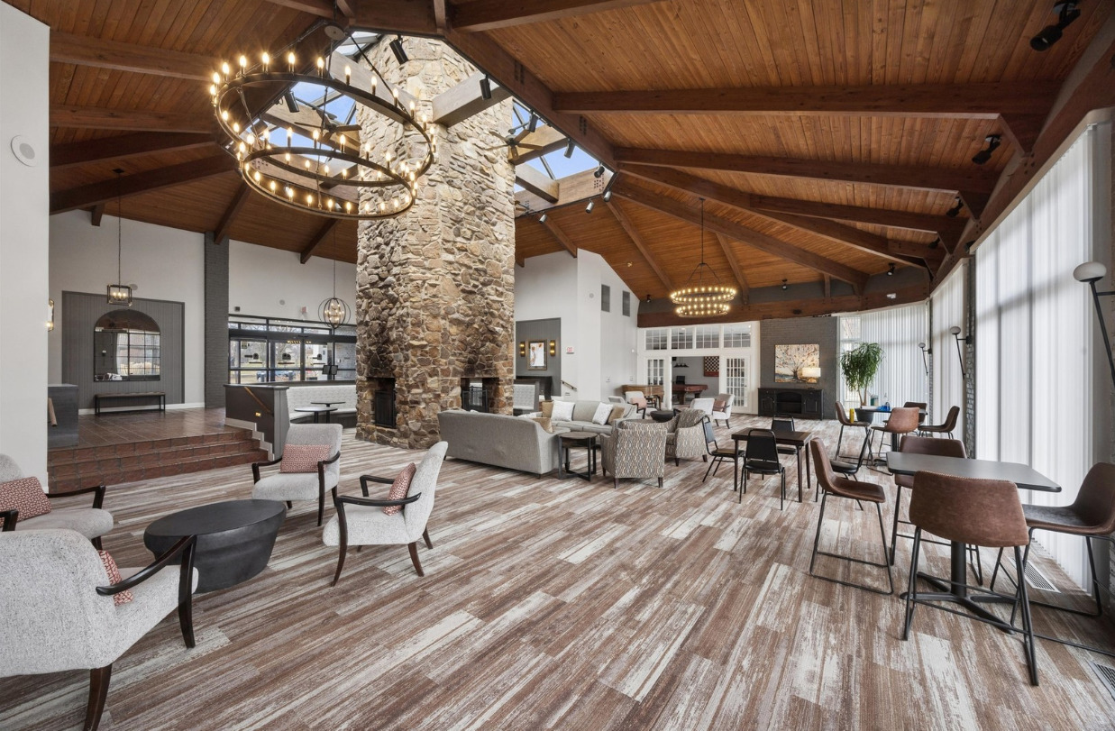 127 Acacia Circle #402, Indian Head Park, IL 60525