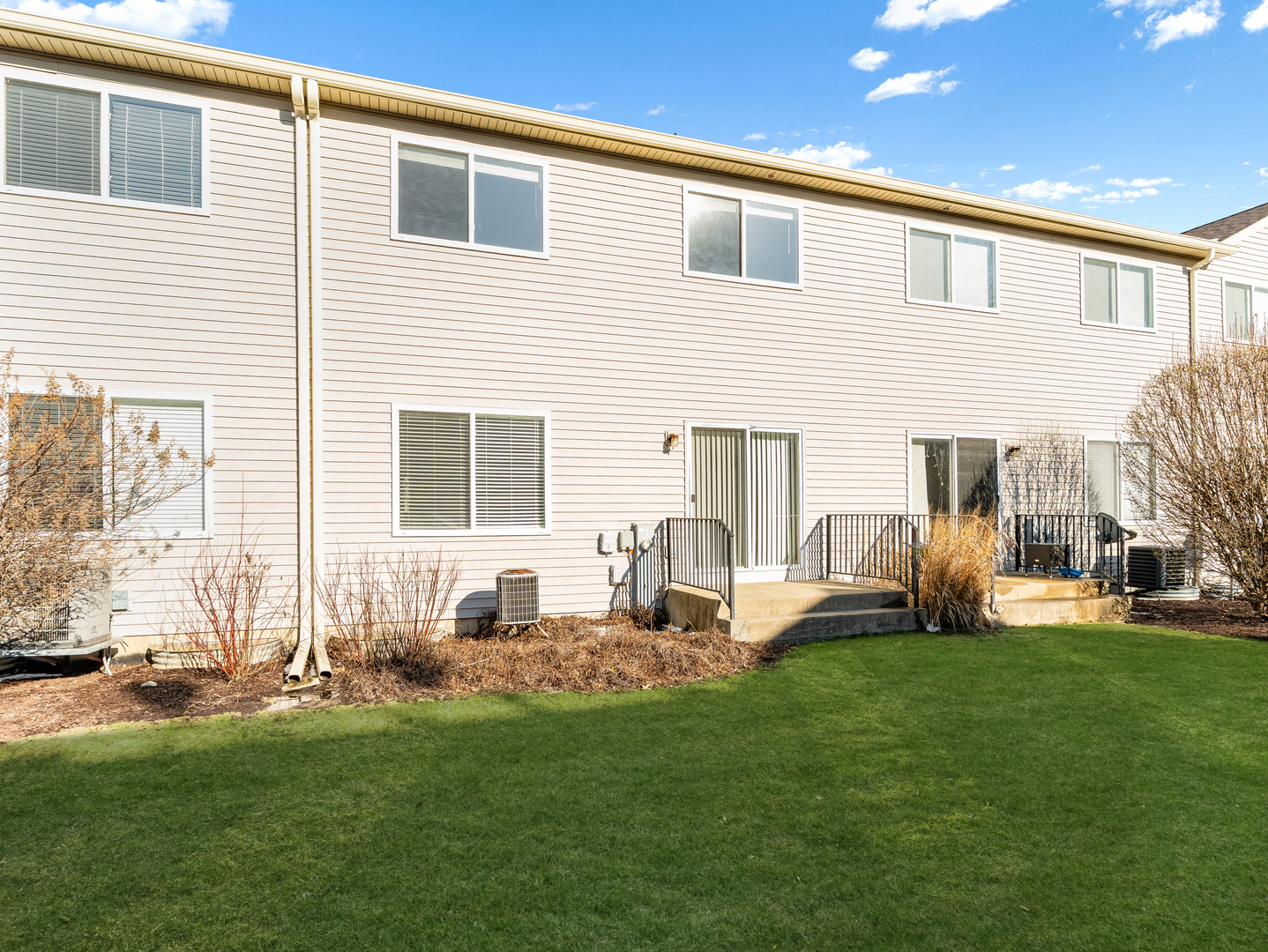 2295 STOUGHTON Drive, Aurora, IL 60502