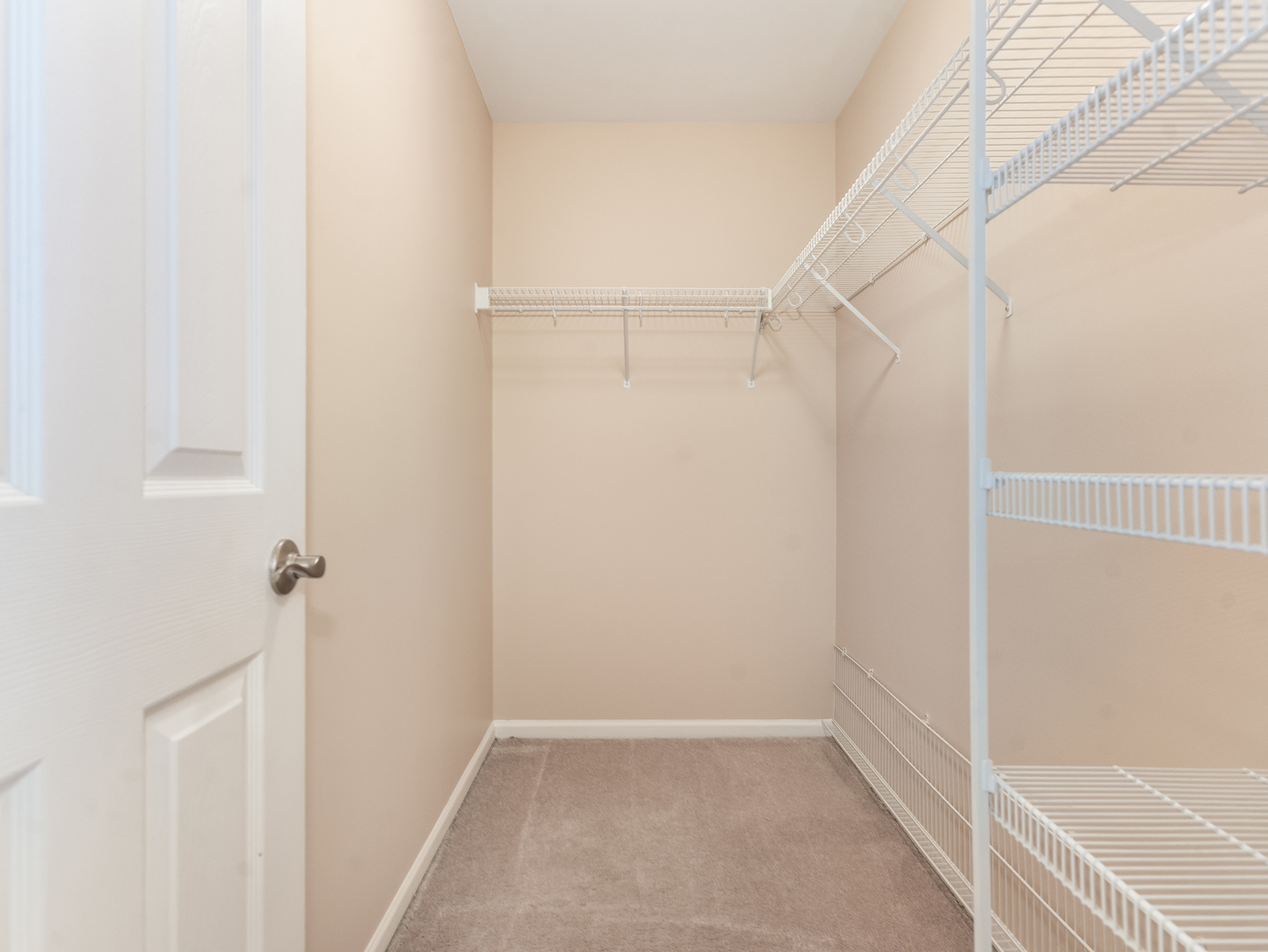 2295 STOUGHTON Drive, Aurora, IL 60502