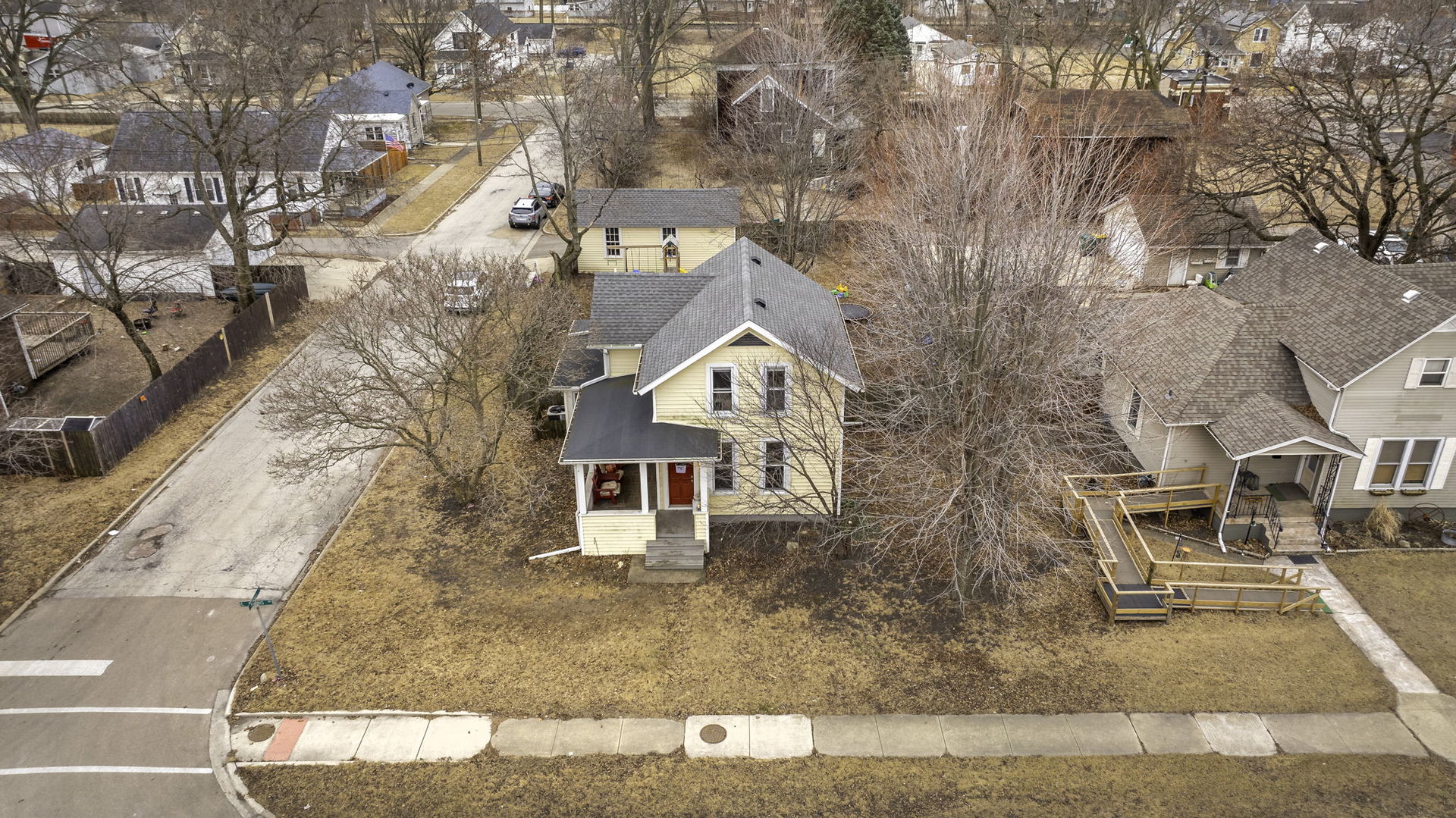 565 E Norris Drive, Ottawa, IL 61350